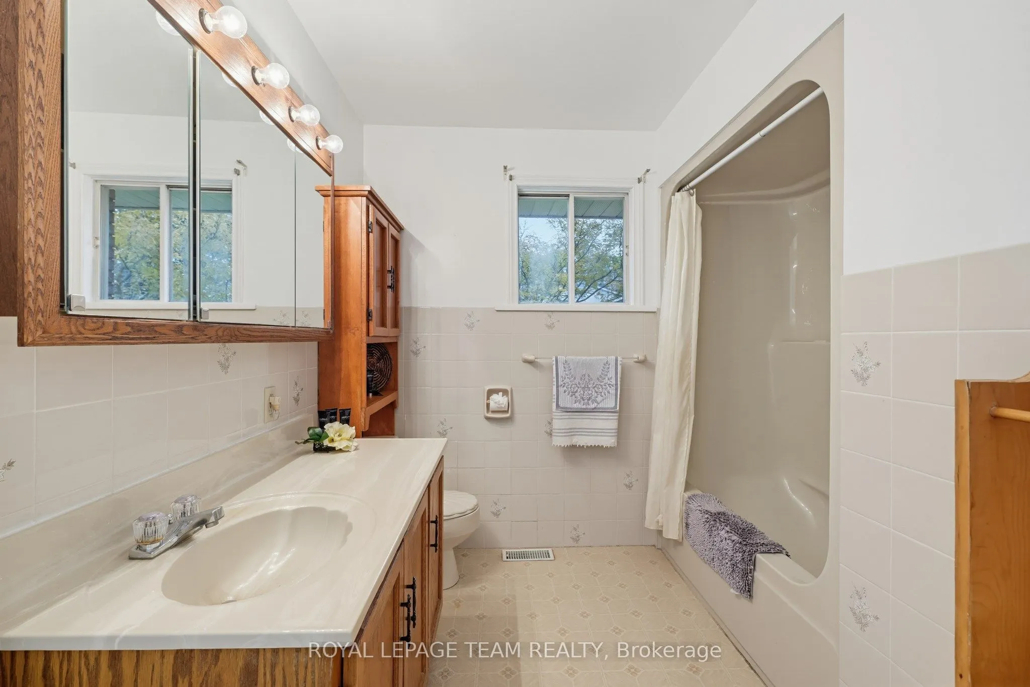 612 ELGIN Street