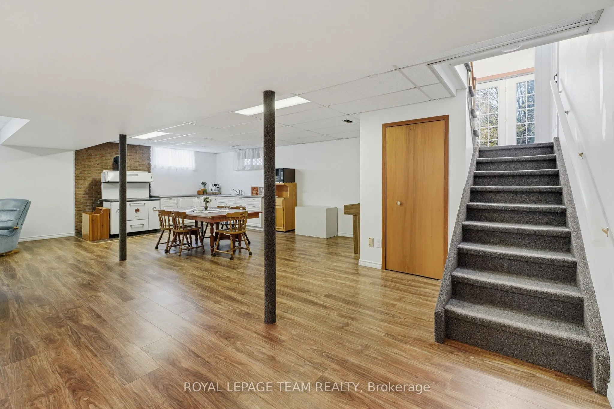 612 ELGIN Street
