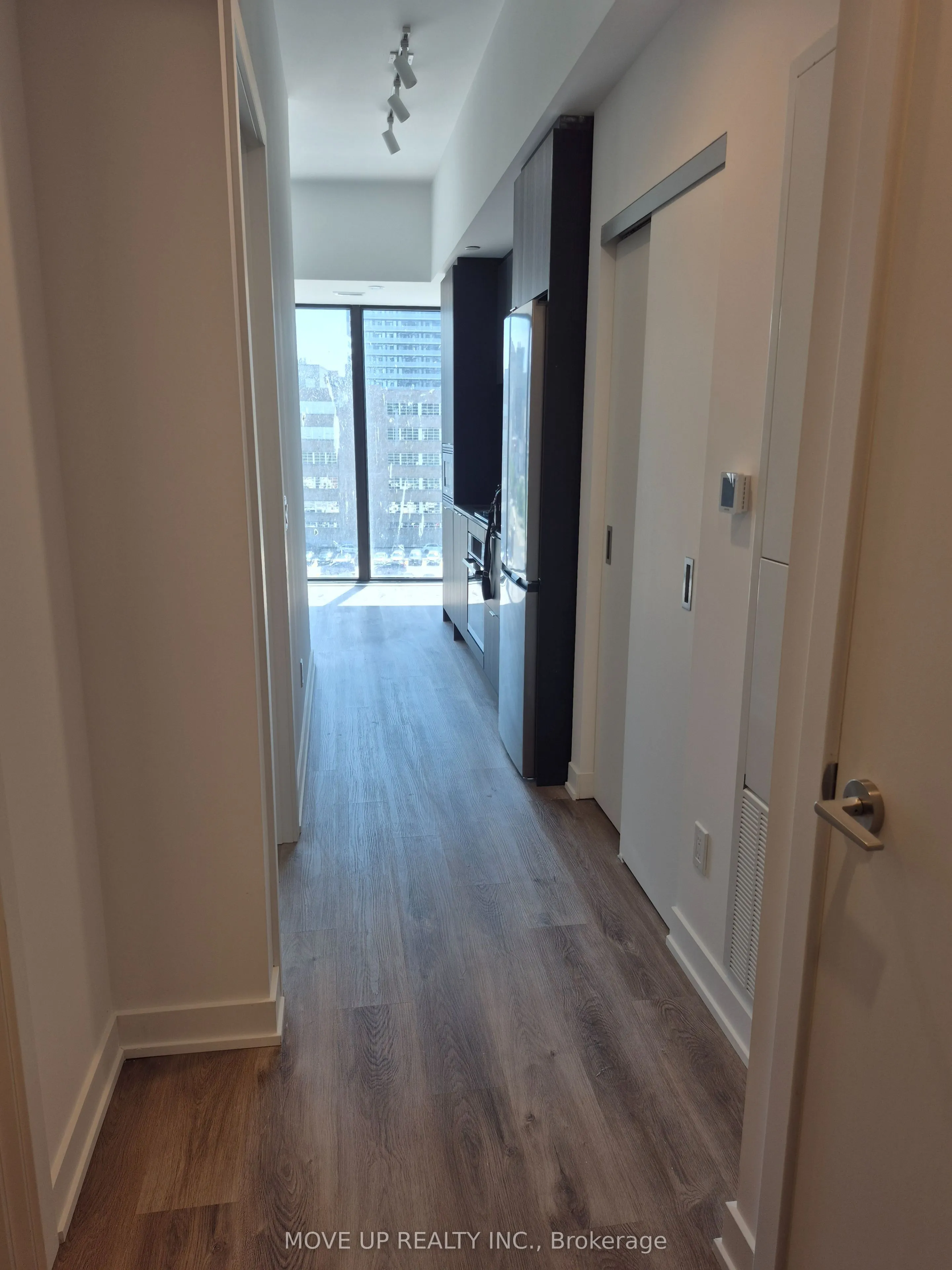 91 John Street N #707