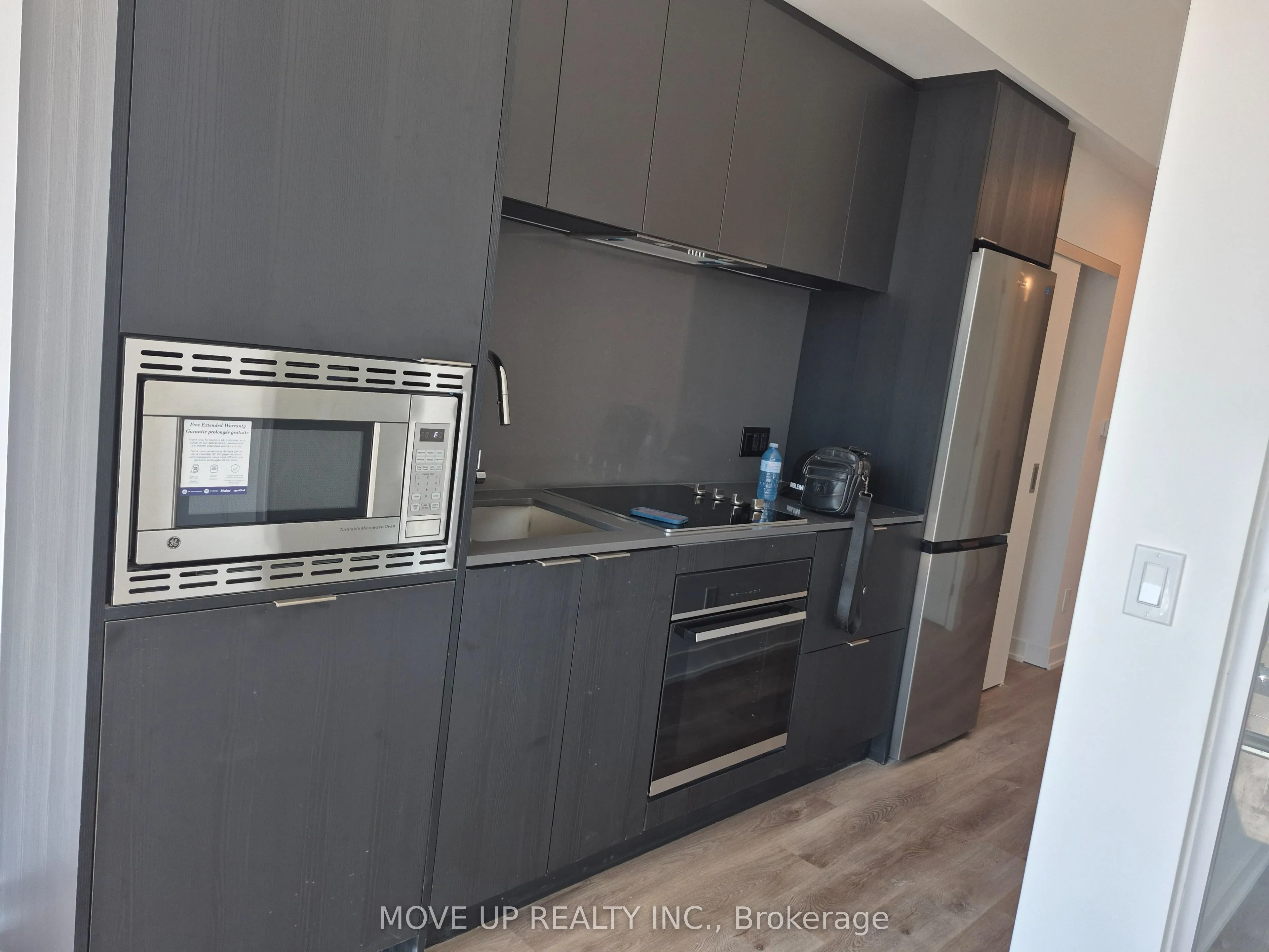 91 John Street N #707