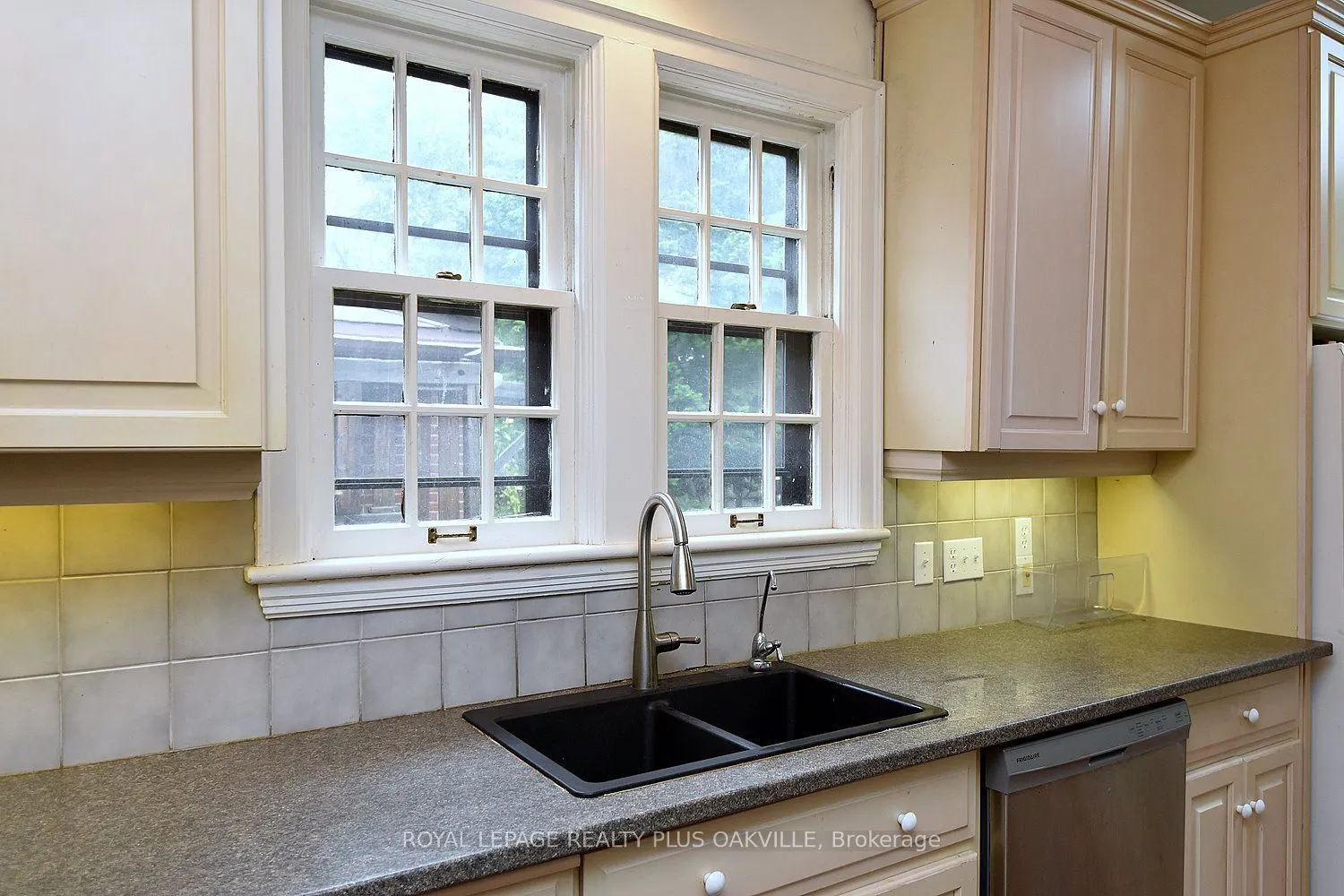 1236 King Street W