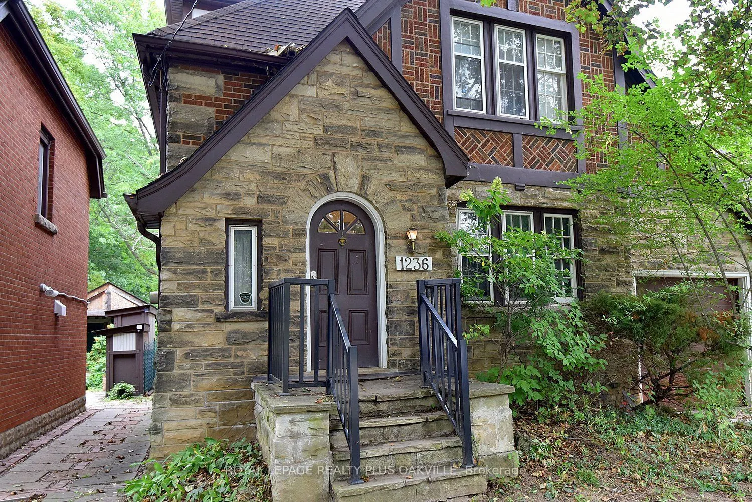 1236 King Street W