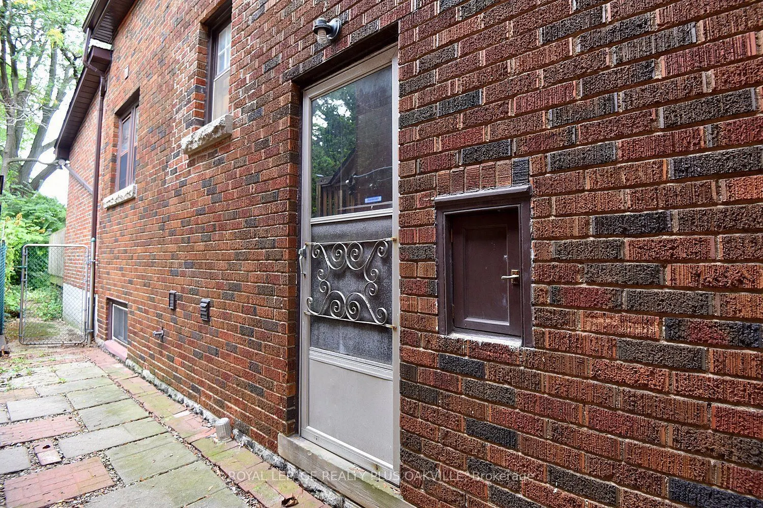 1236 King Street W