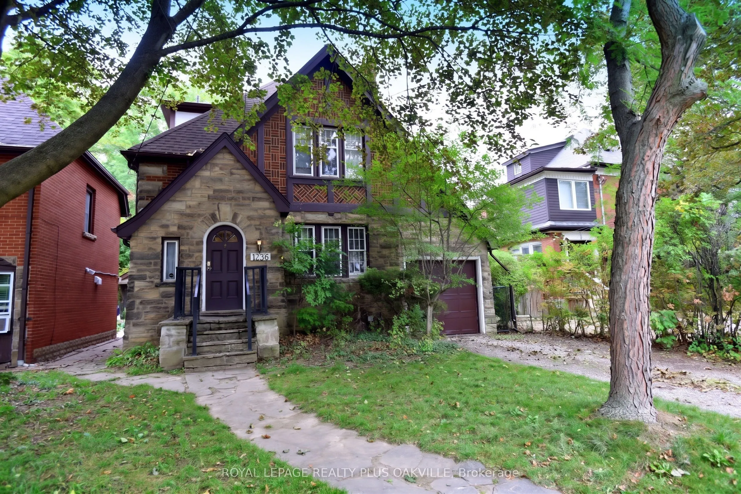 1236 King Street W