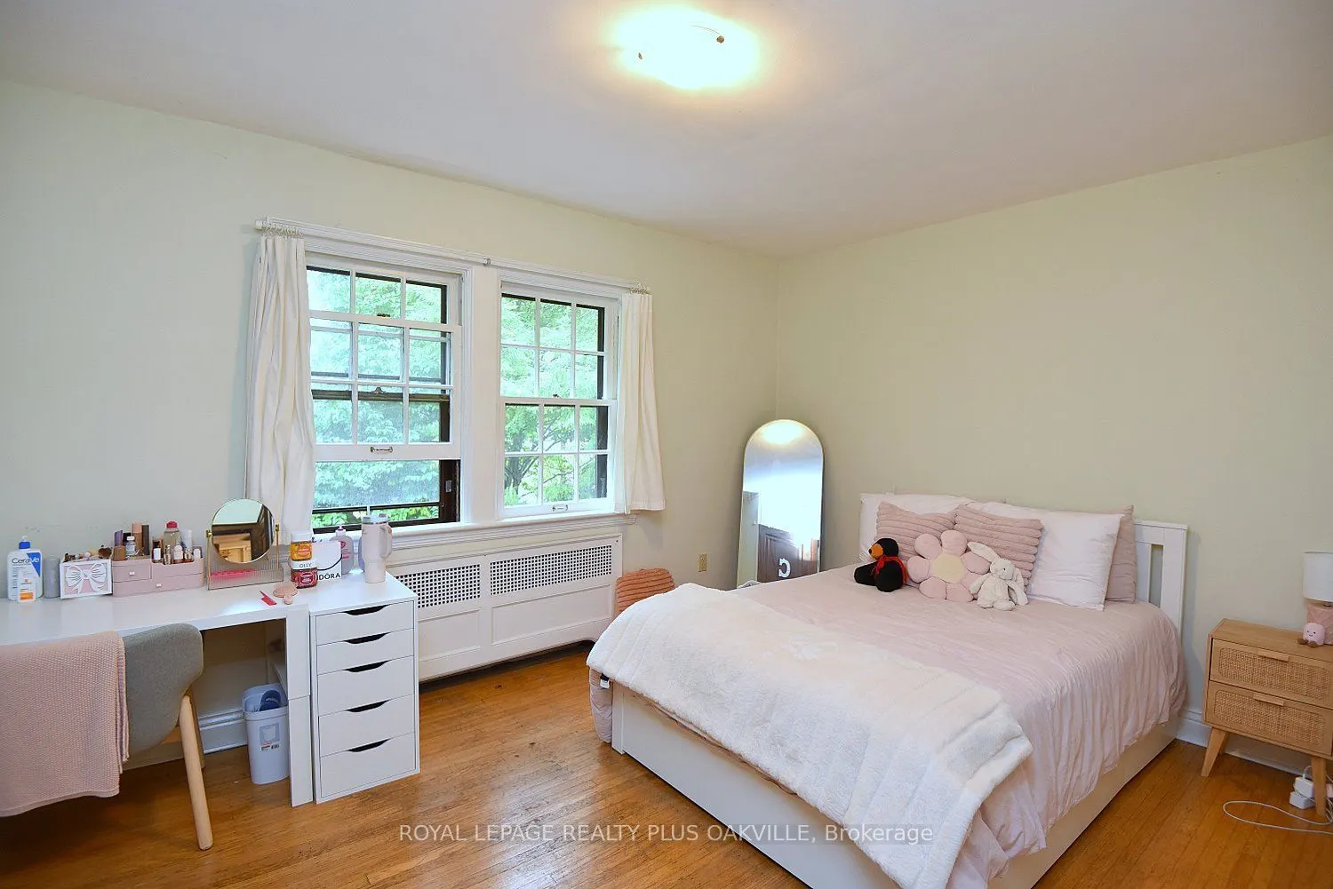 1236 King Street W