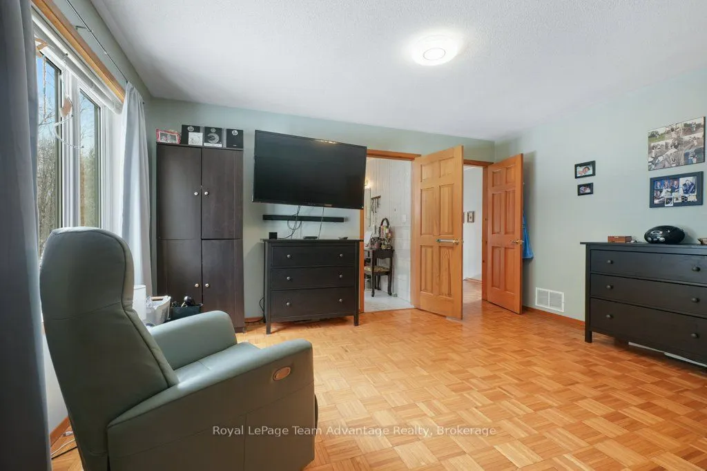 12 Taylor Crescent