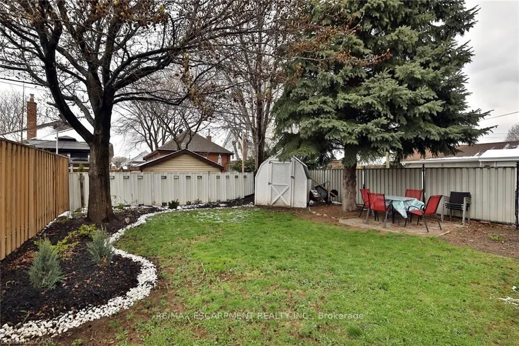 78 CAMERON Avenue S
