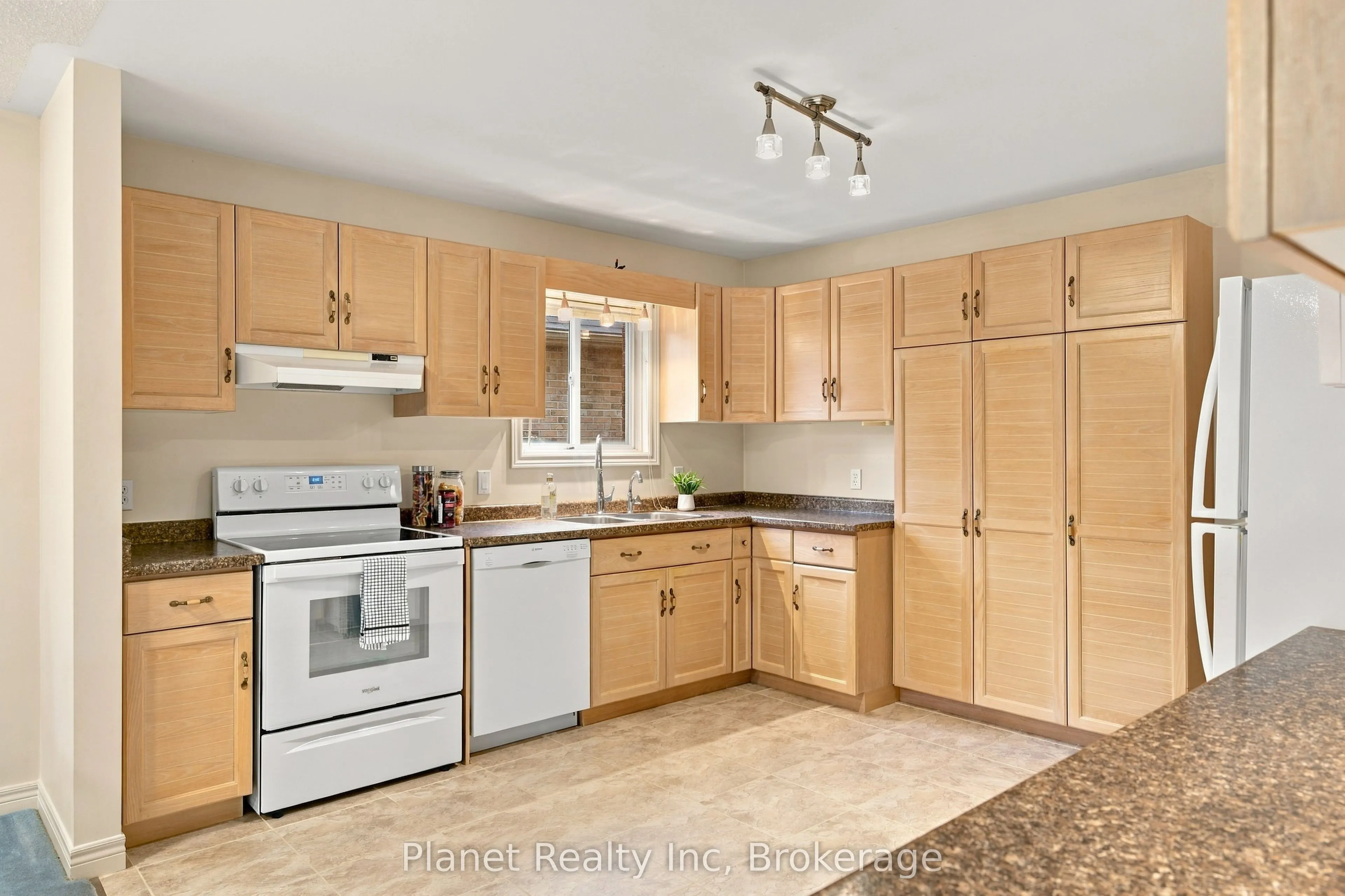 4 Ashcroft Court #0