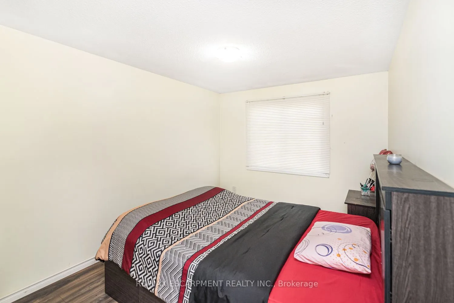 2700 Barton Street E #5