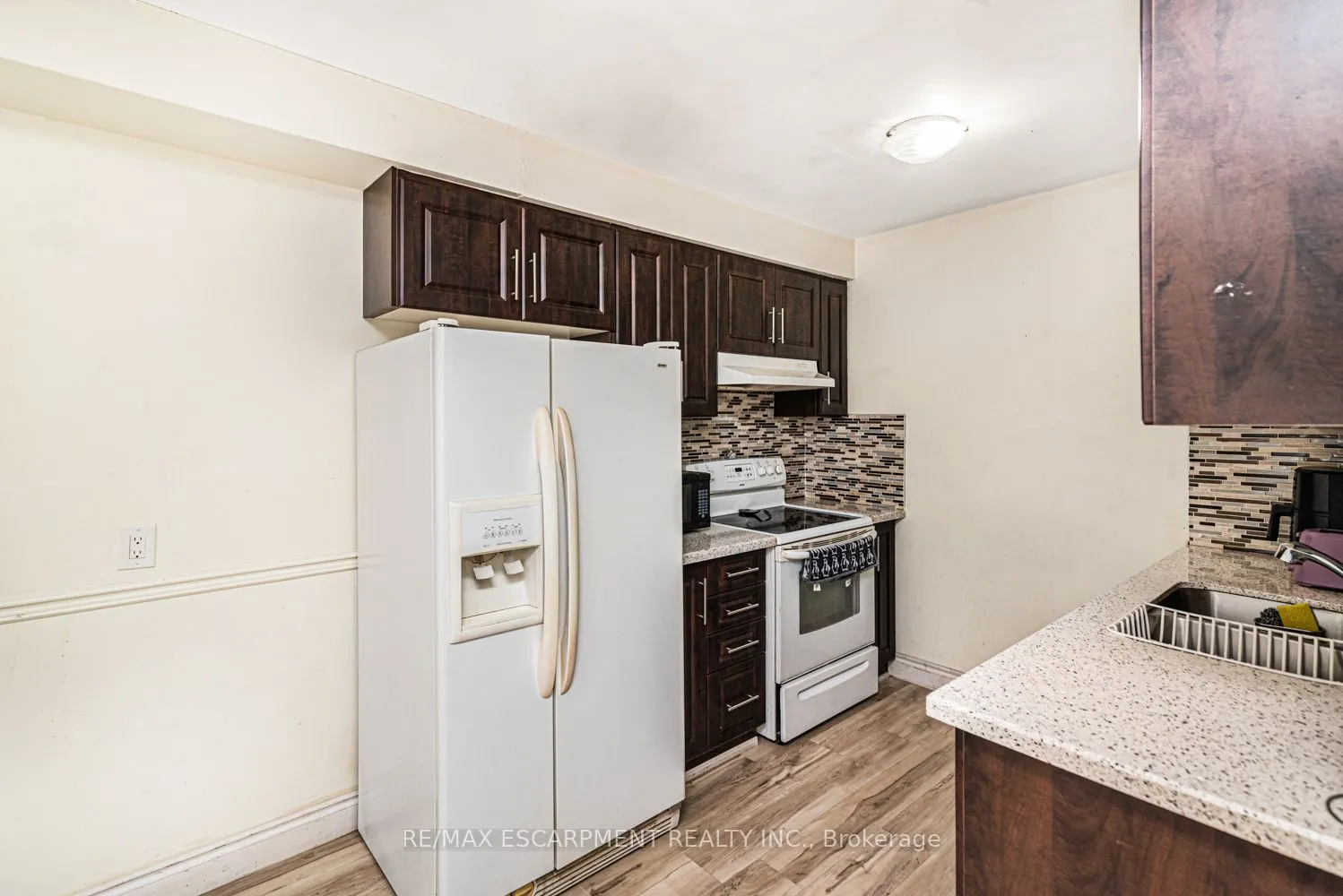 2700 Barton Street E #5
