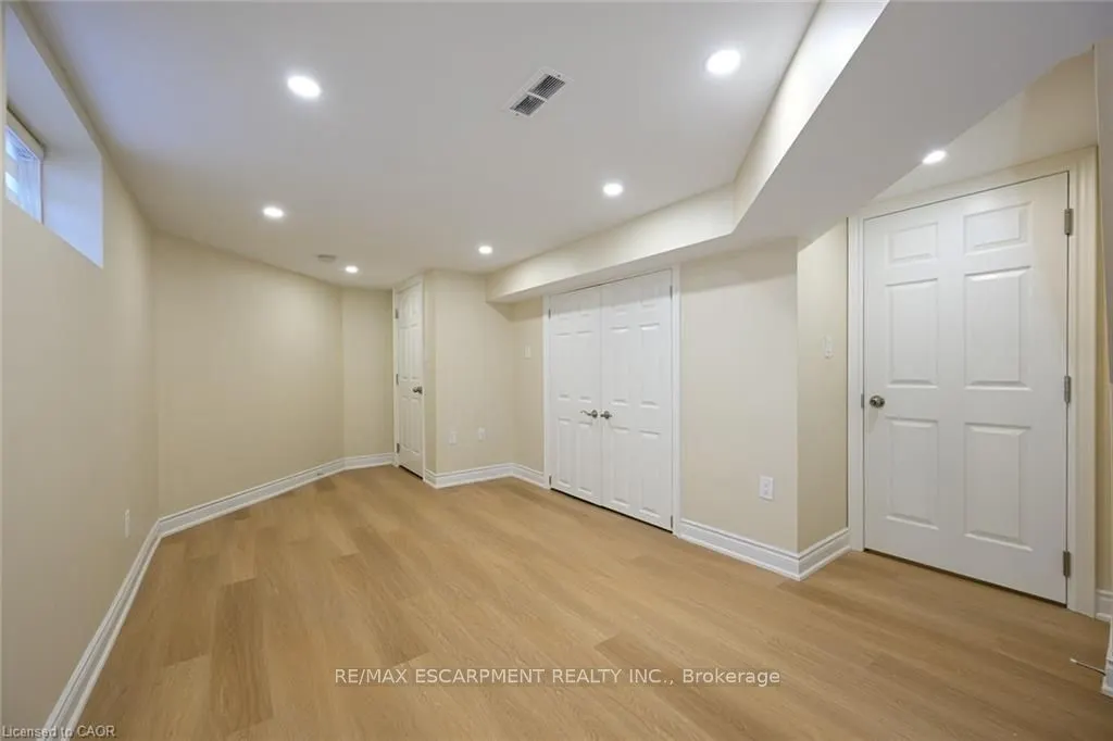 2700 Barton Street E #5