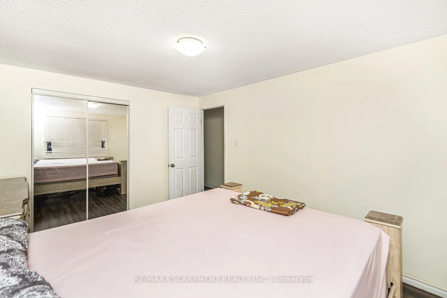 2700 Barton Street E #5