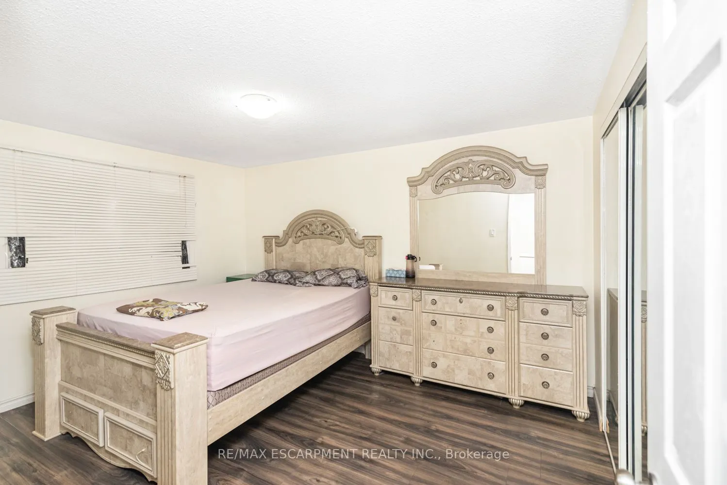 2700 Barton Street E #5