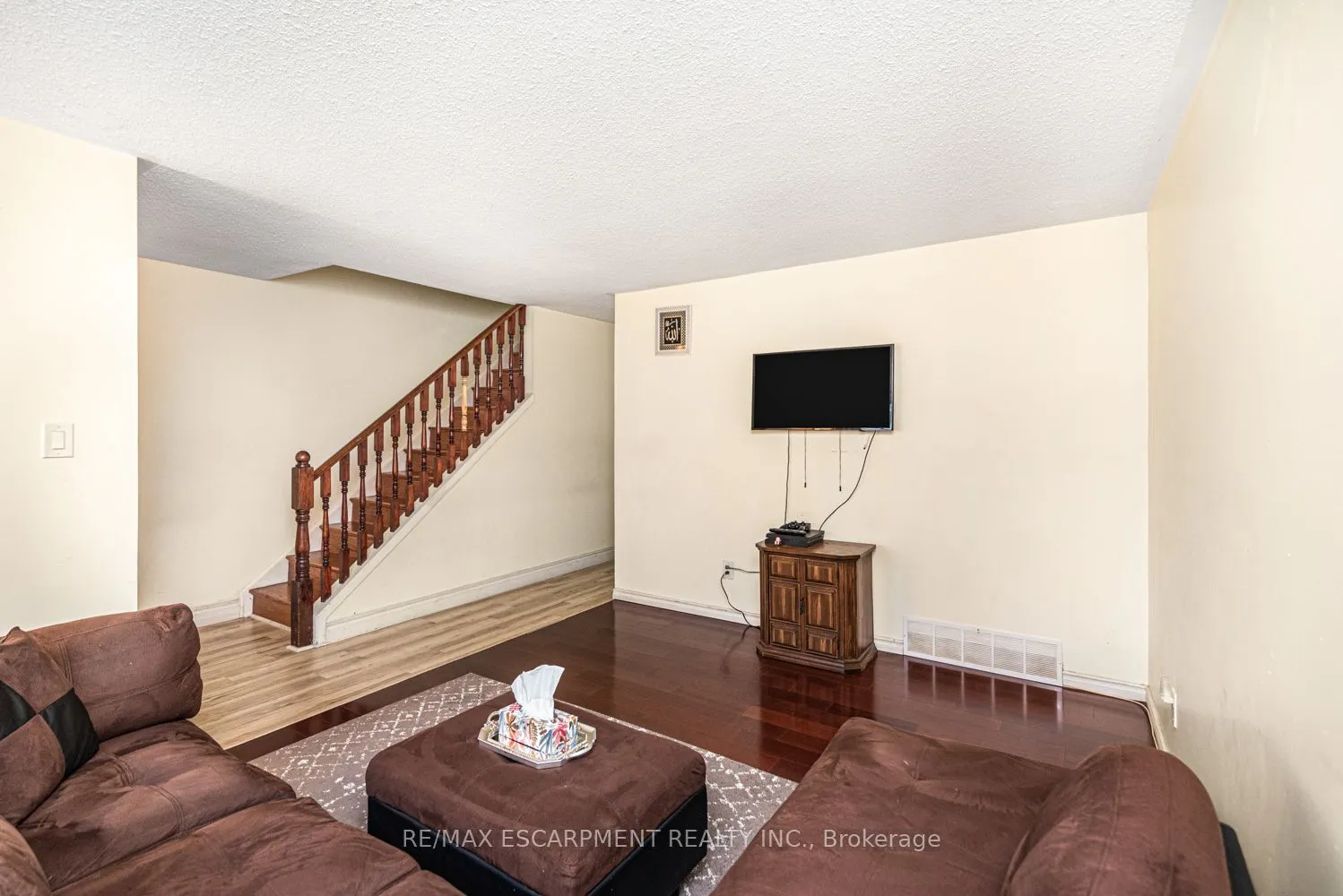 2700 Barton Street E #5