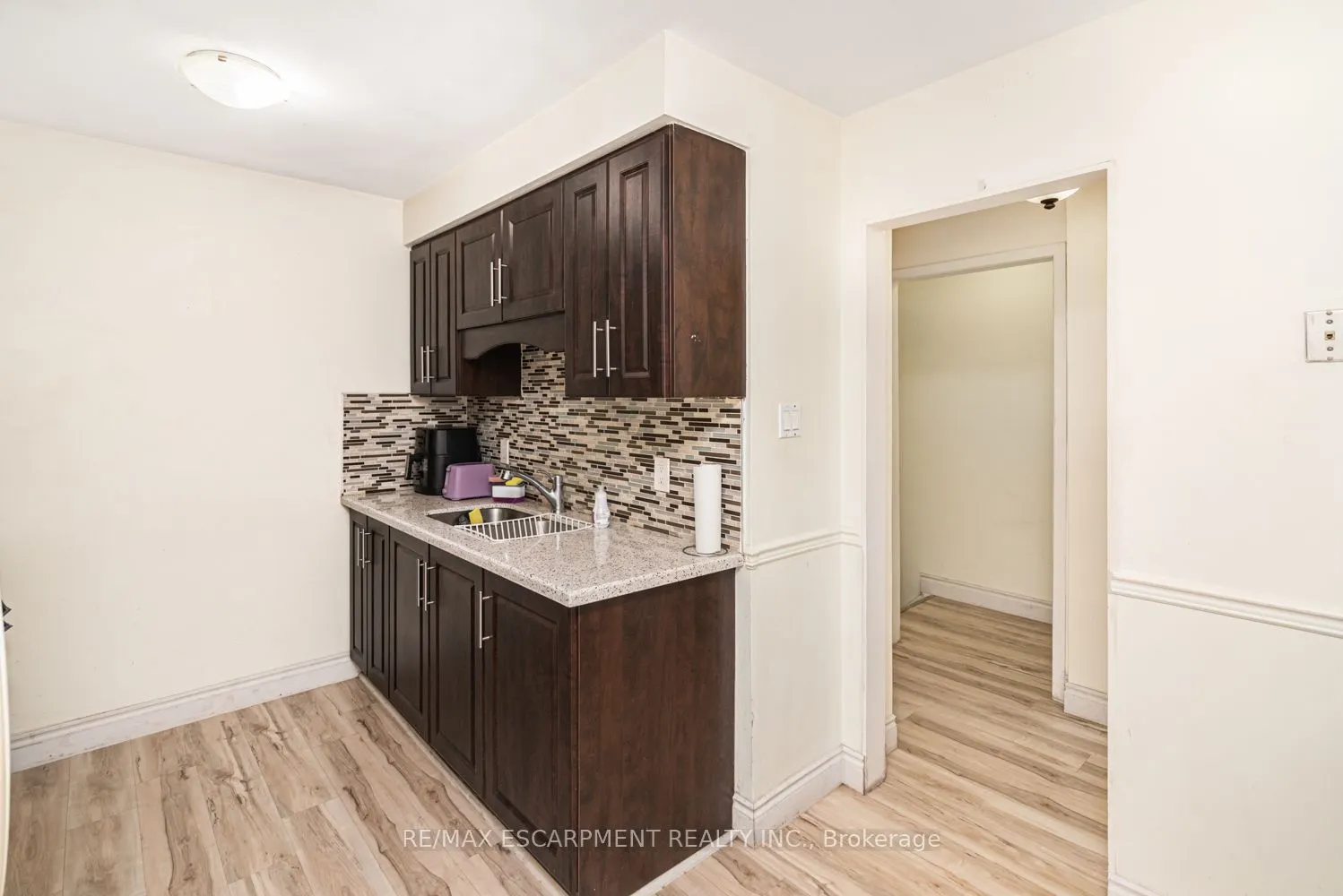 2700 Barton Street E #5