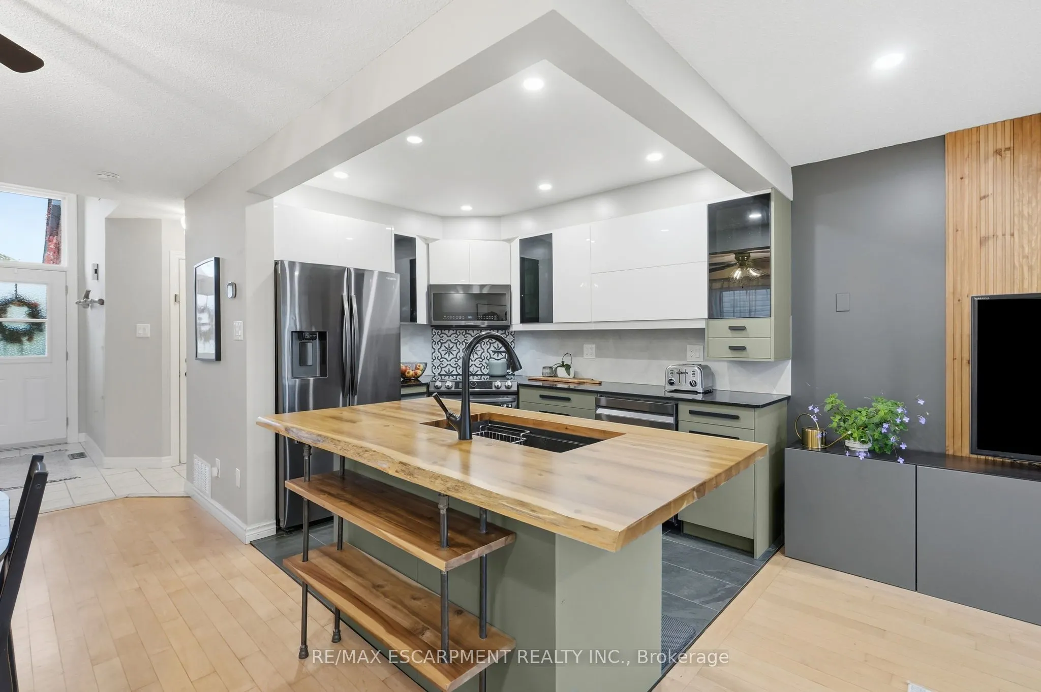 42 Kildonan Crescent
