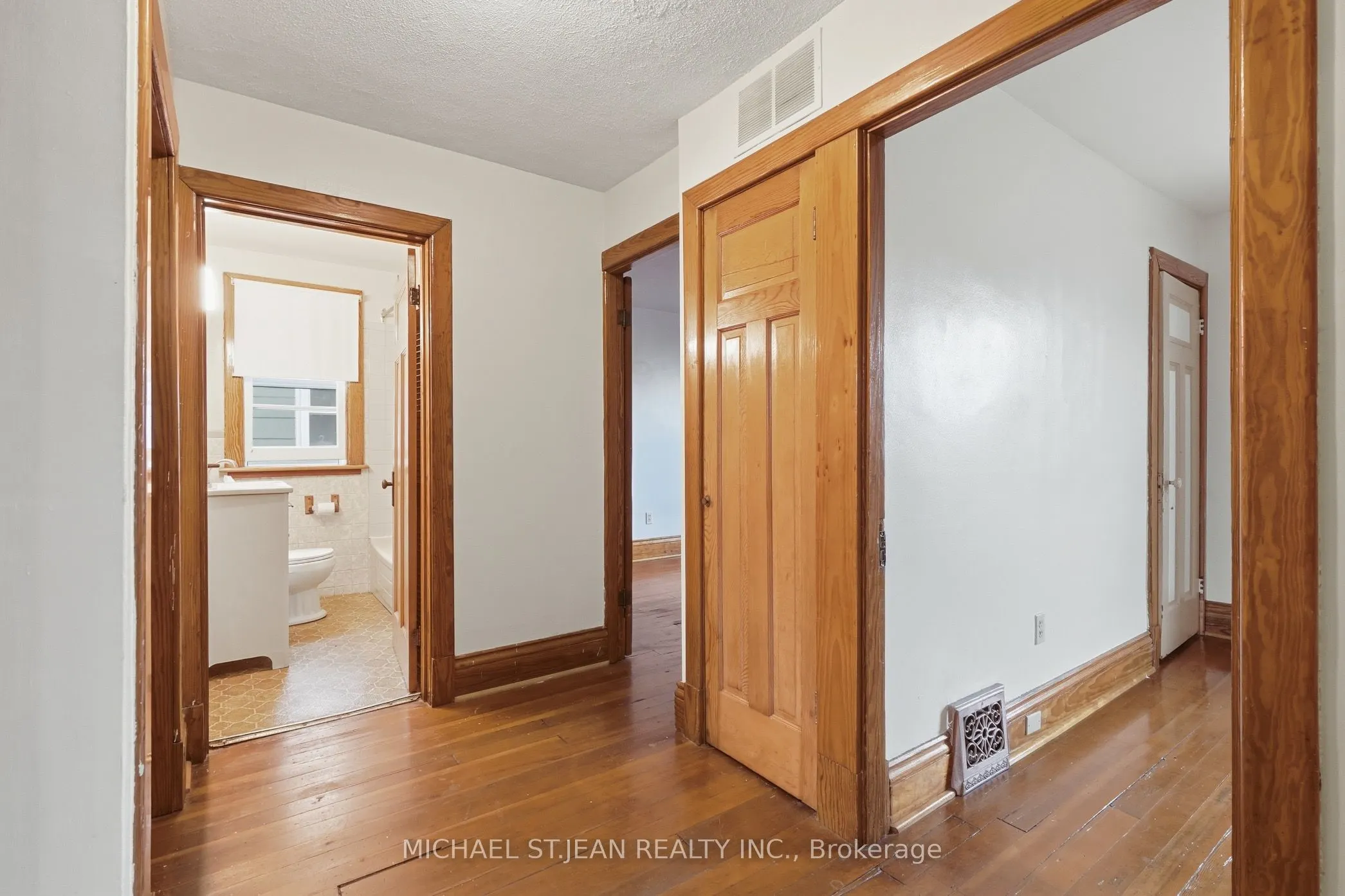 58 Connaught Avenue S
