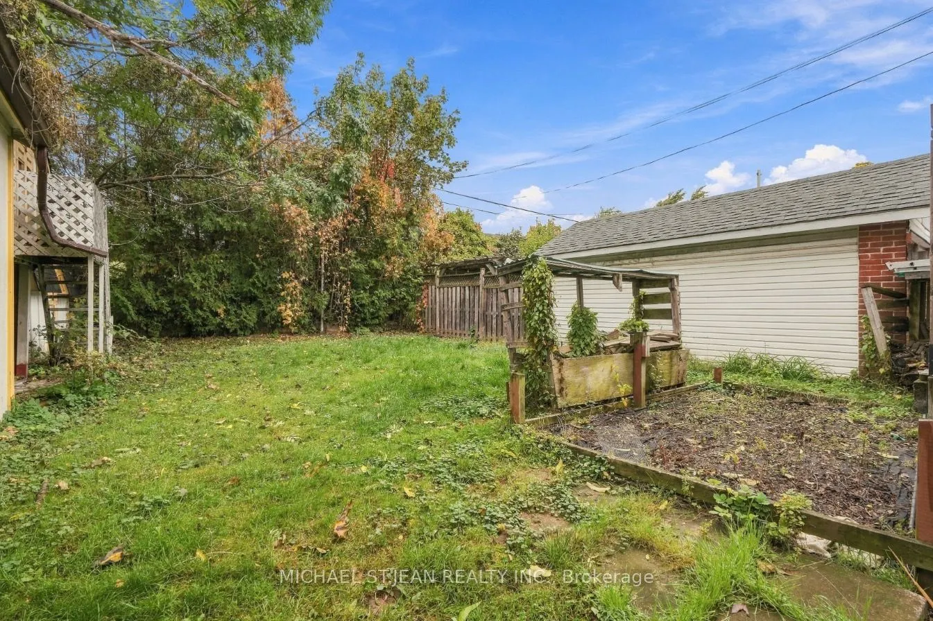 58 Connaught Avenue S