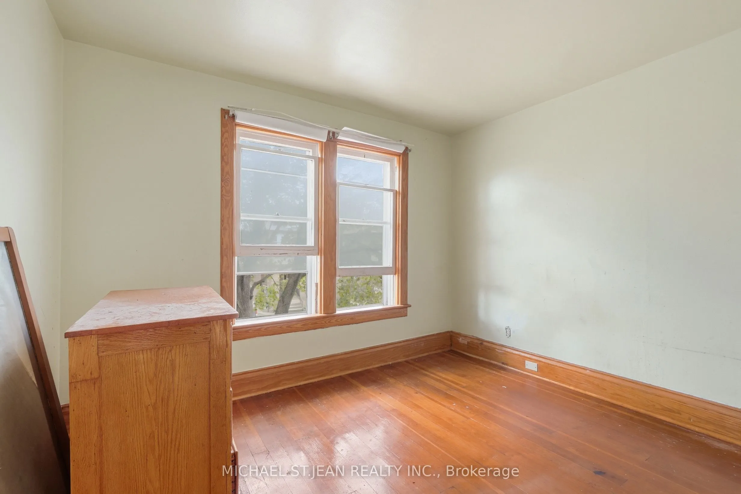 58 Connaught Avenue S