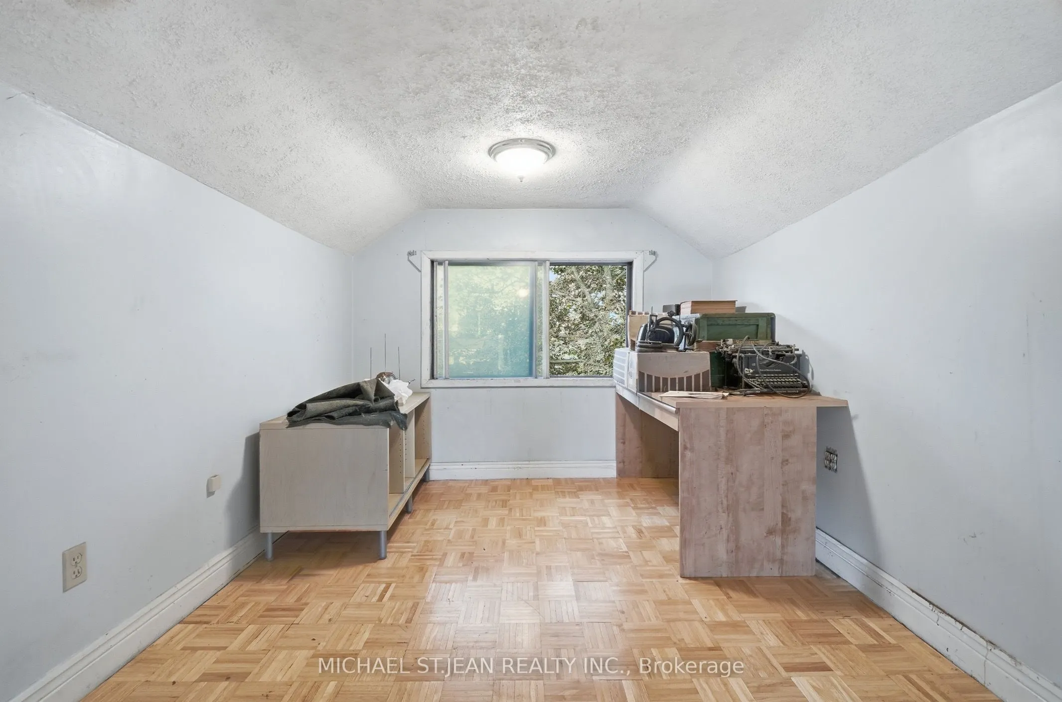58 Connaught Avenue S