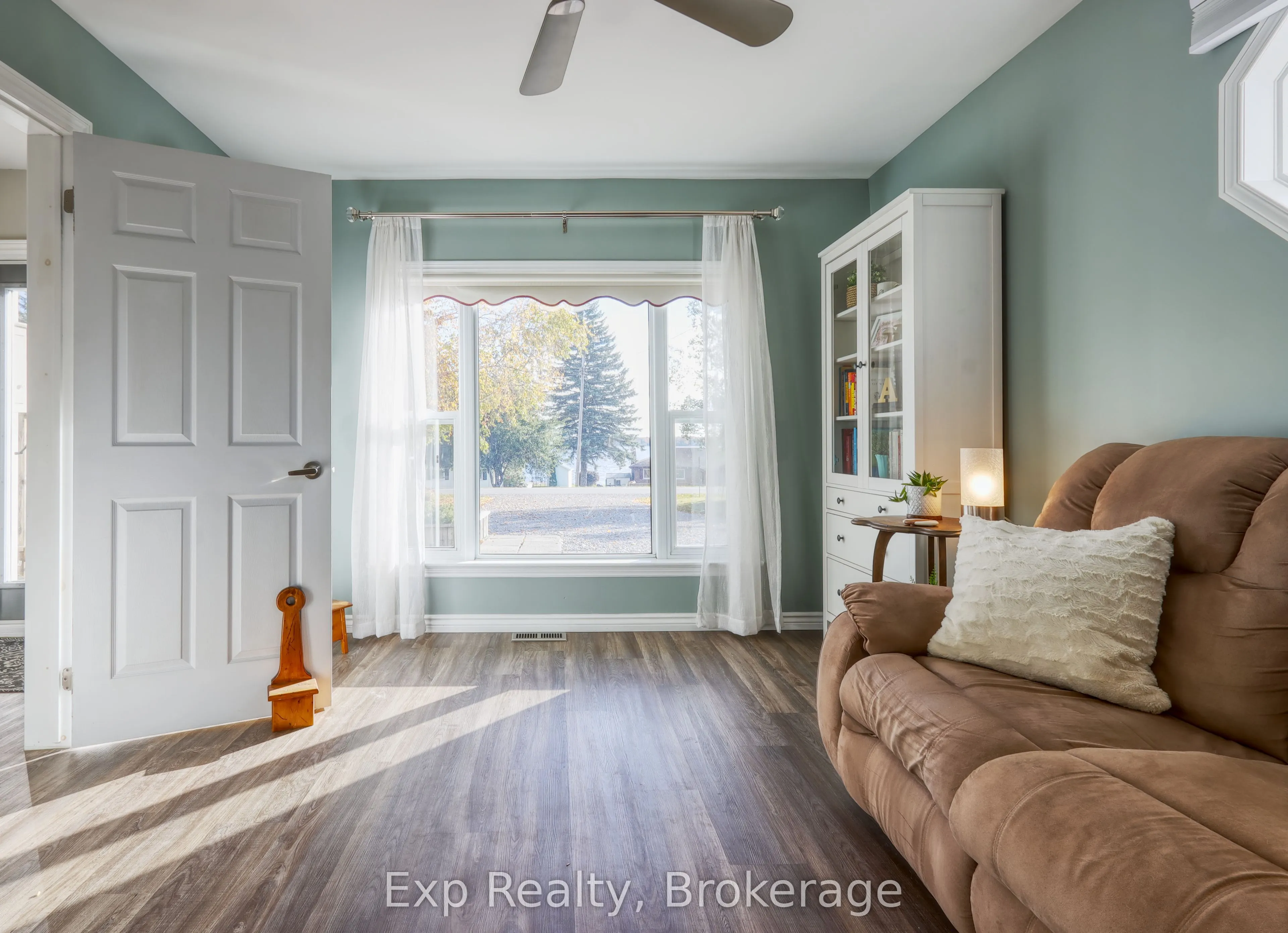 247 Lakeshore Drive