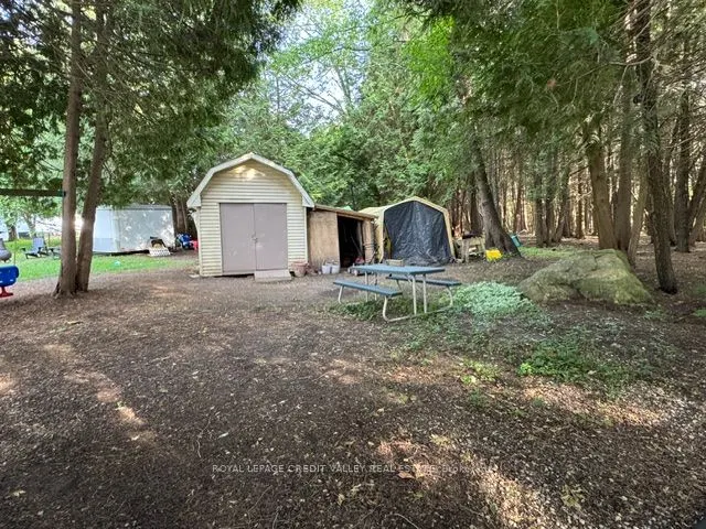 5 Laurel Lane W