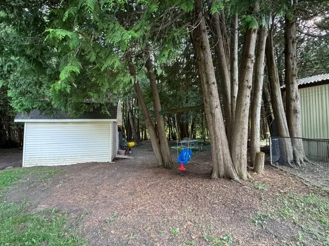 5 Laurel Lane W