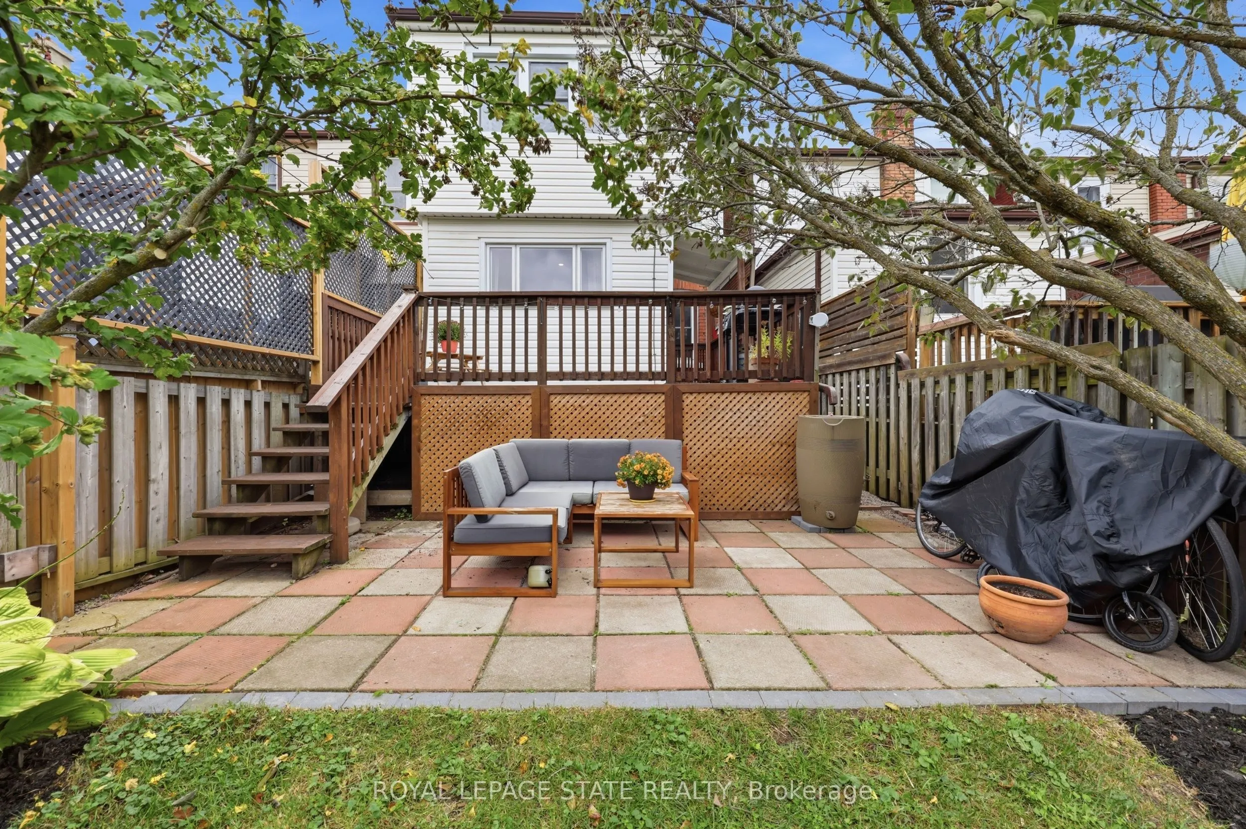 255 Ottawa Street S