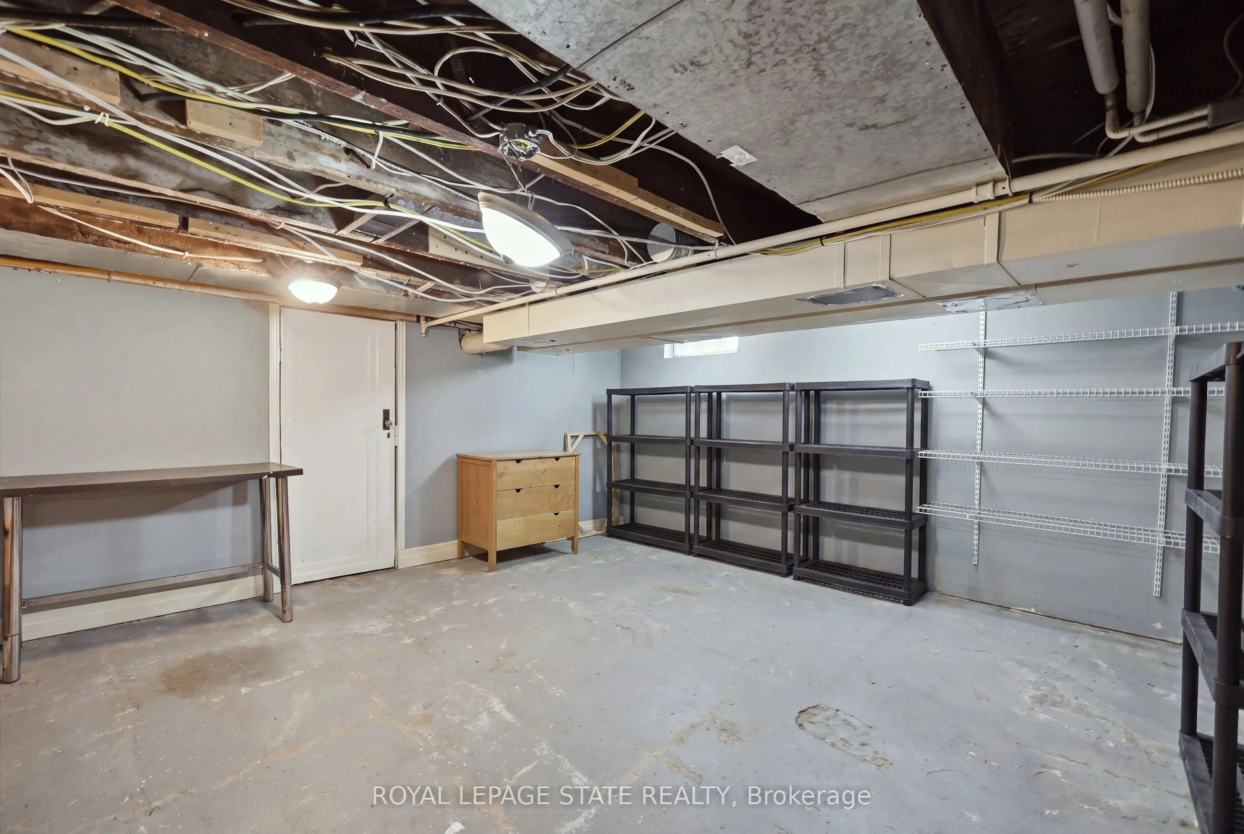 255 Ottawa Street S