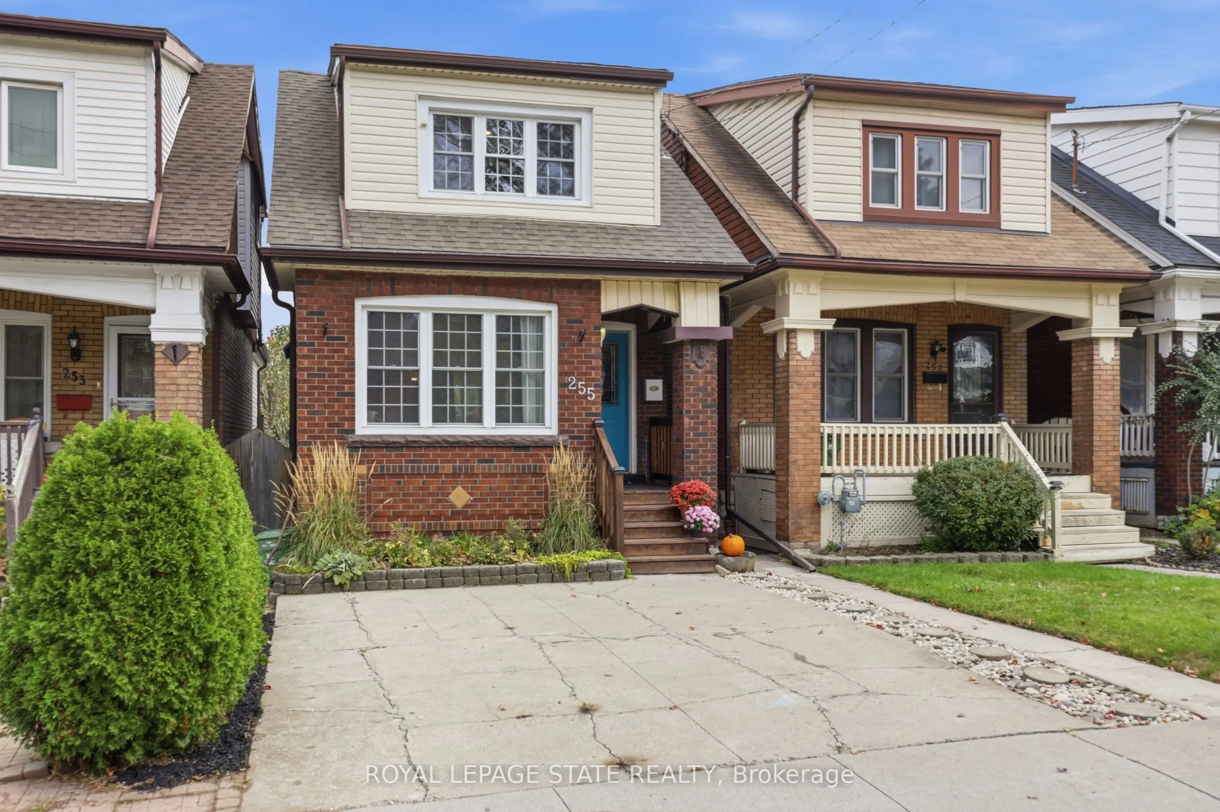 255 Ottawa Street S