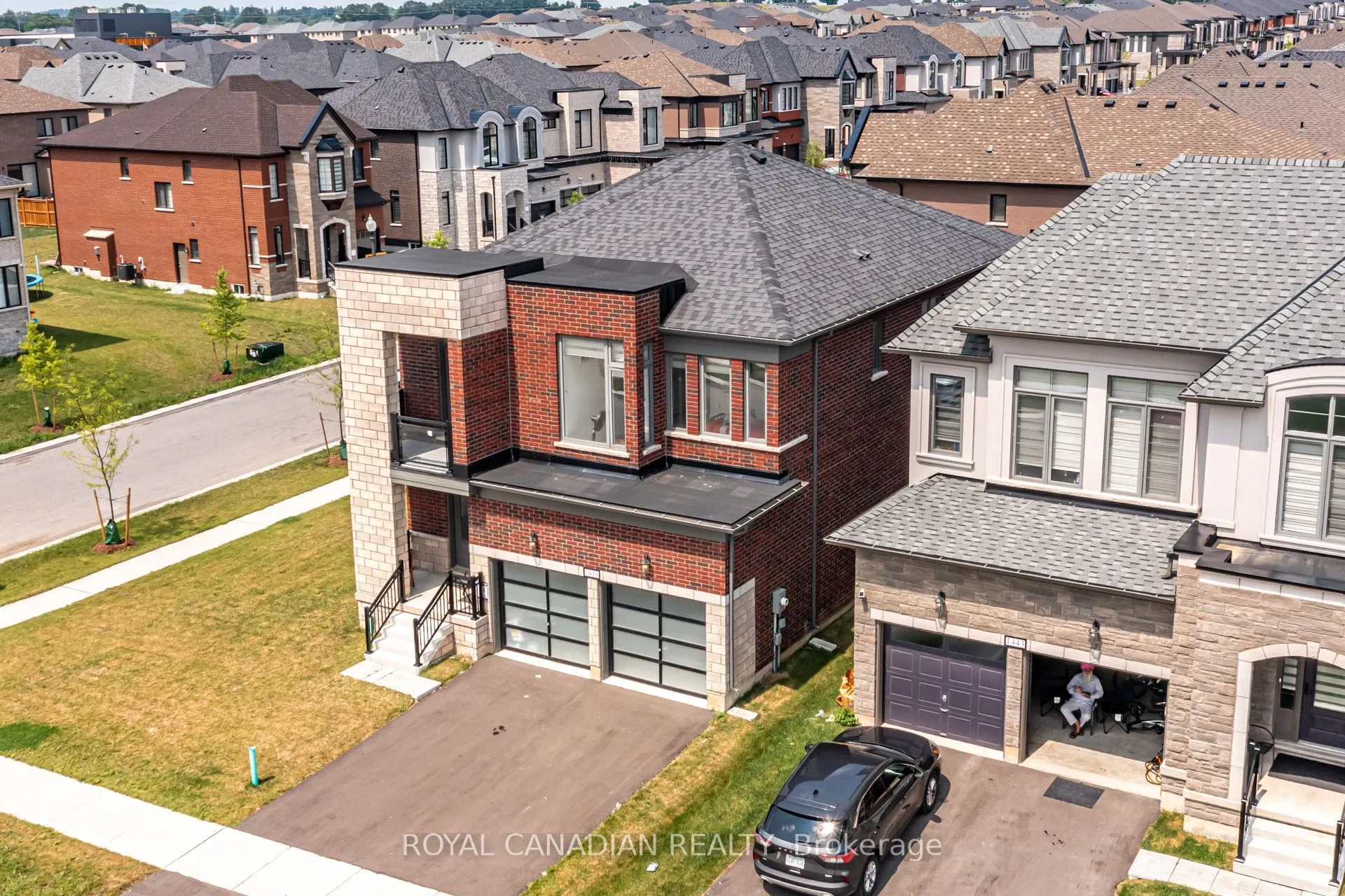 1439 Upper Thames Drive
