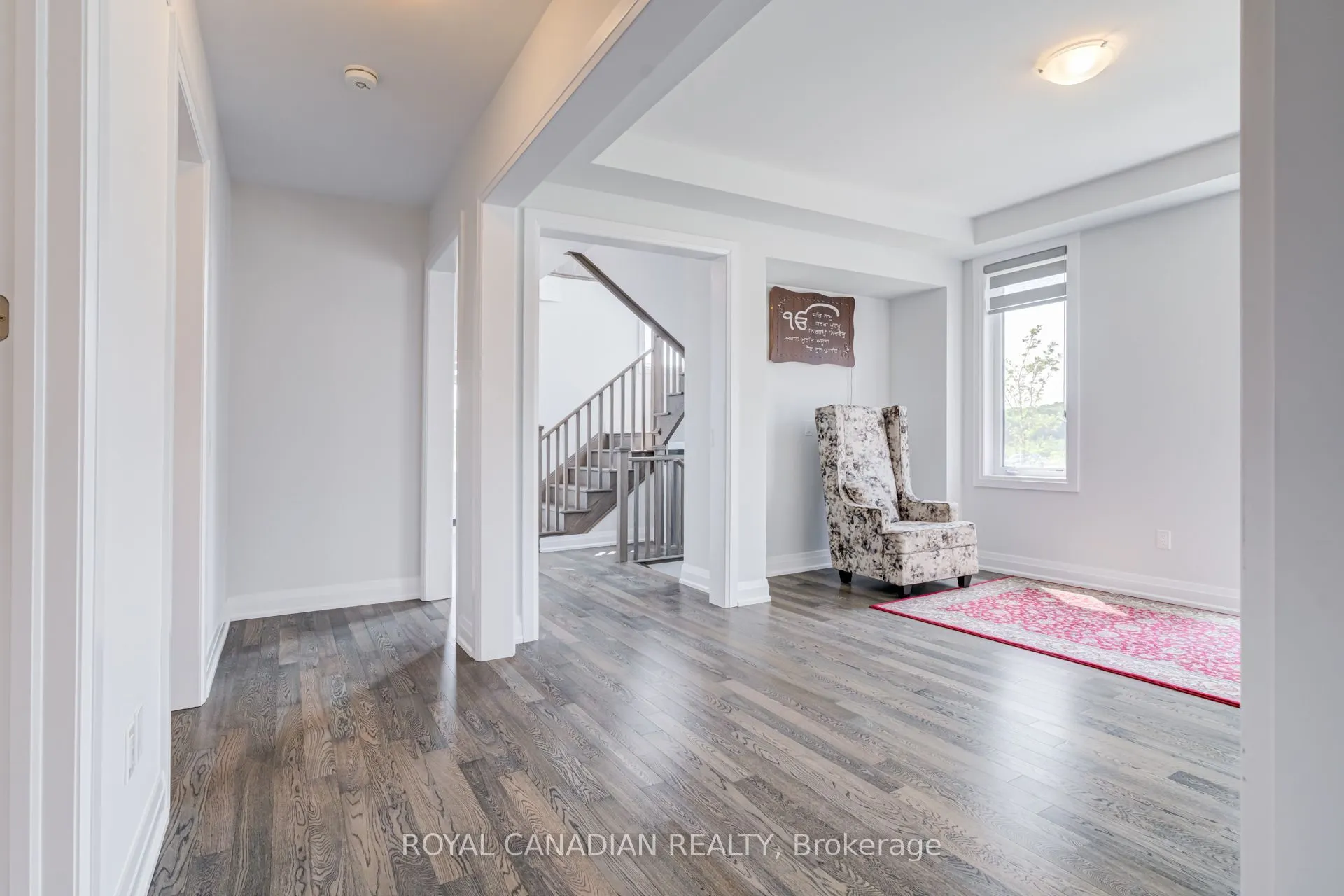 1439 Upper Thames Drive