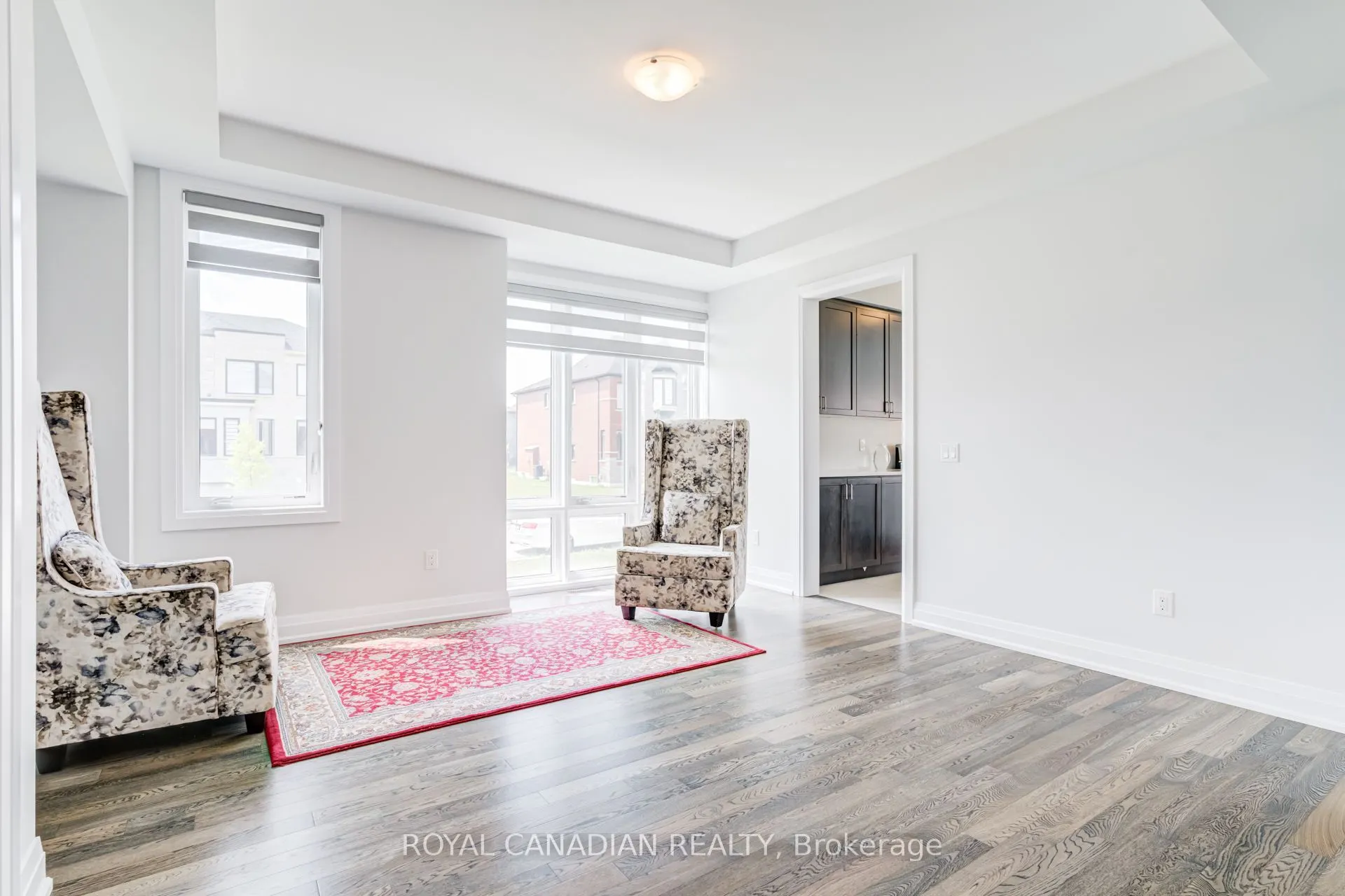 1439 Upper Thames Drive