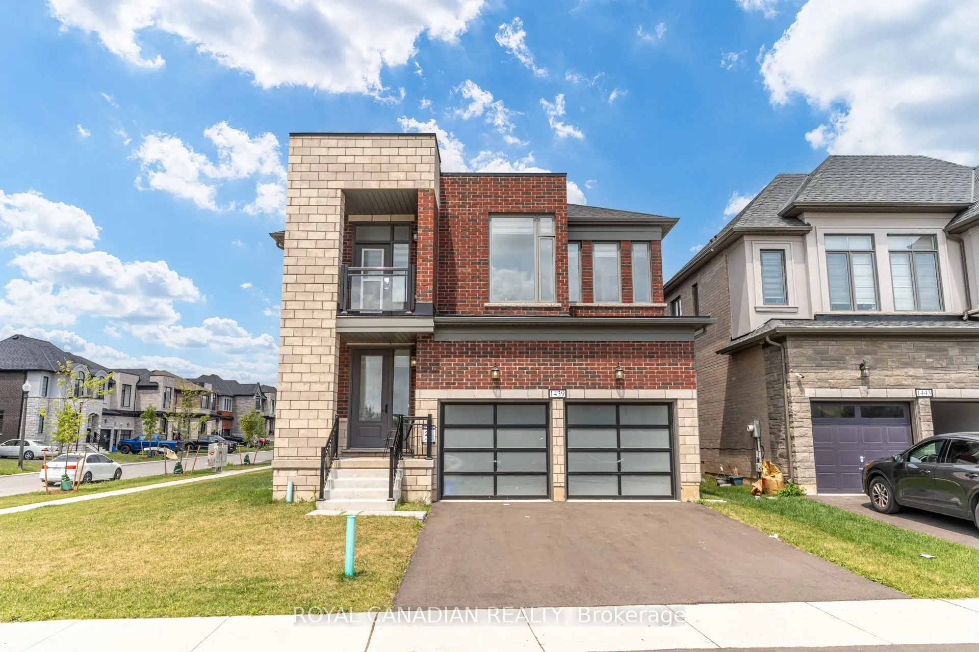 1439 Upper Thames Drive