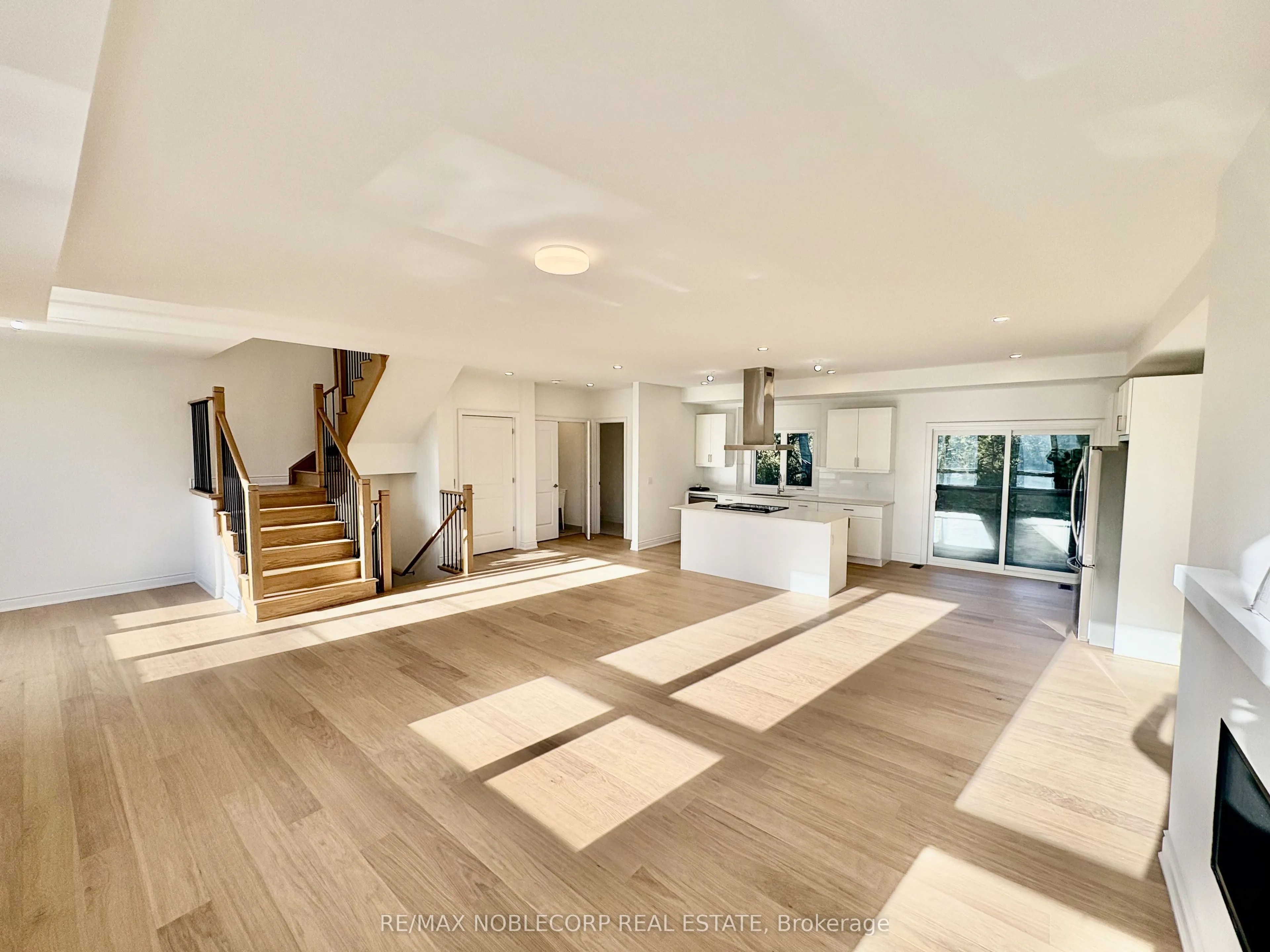 15 Lake Street #Inspiration Point, TH#7