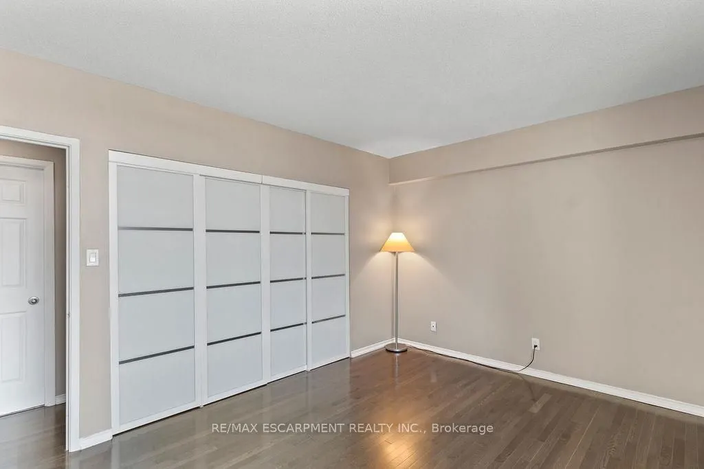 36 James Street S #810