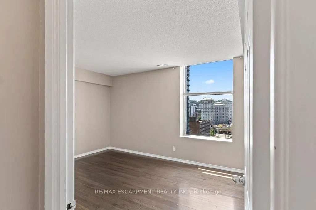 36 James Street S #810