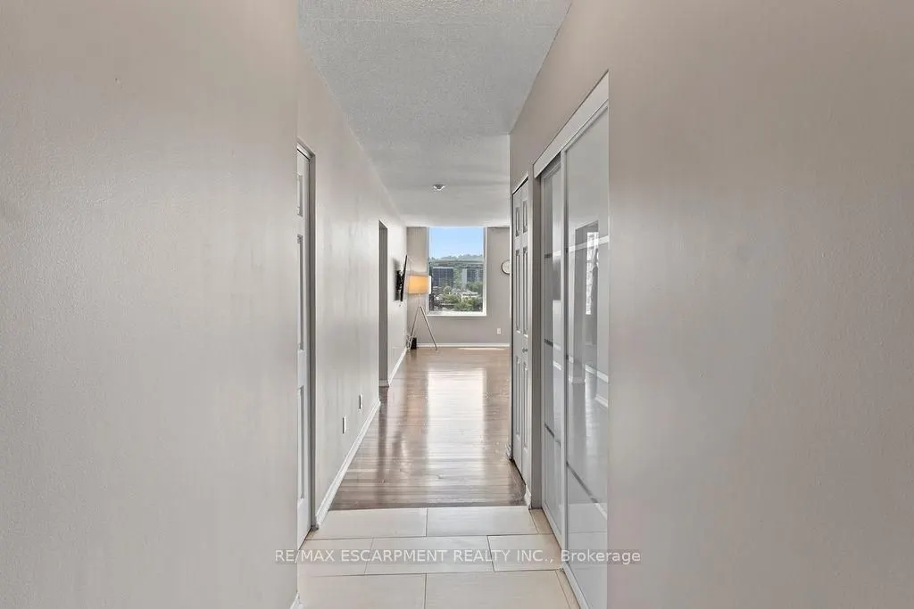 36 James Street S #810