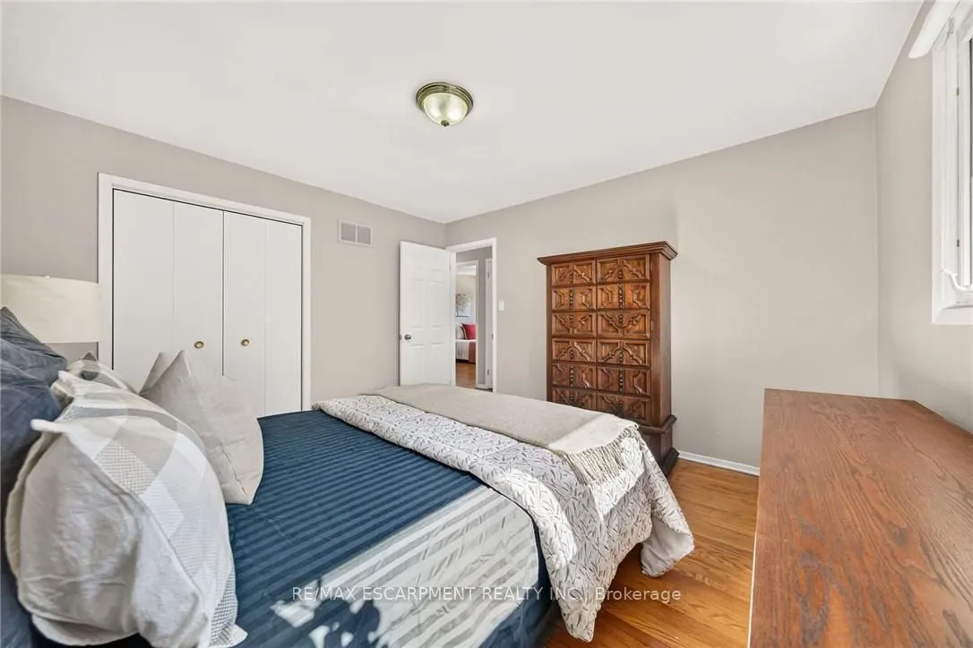 3 Harvard Place
