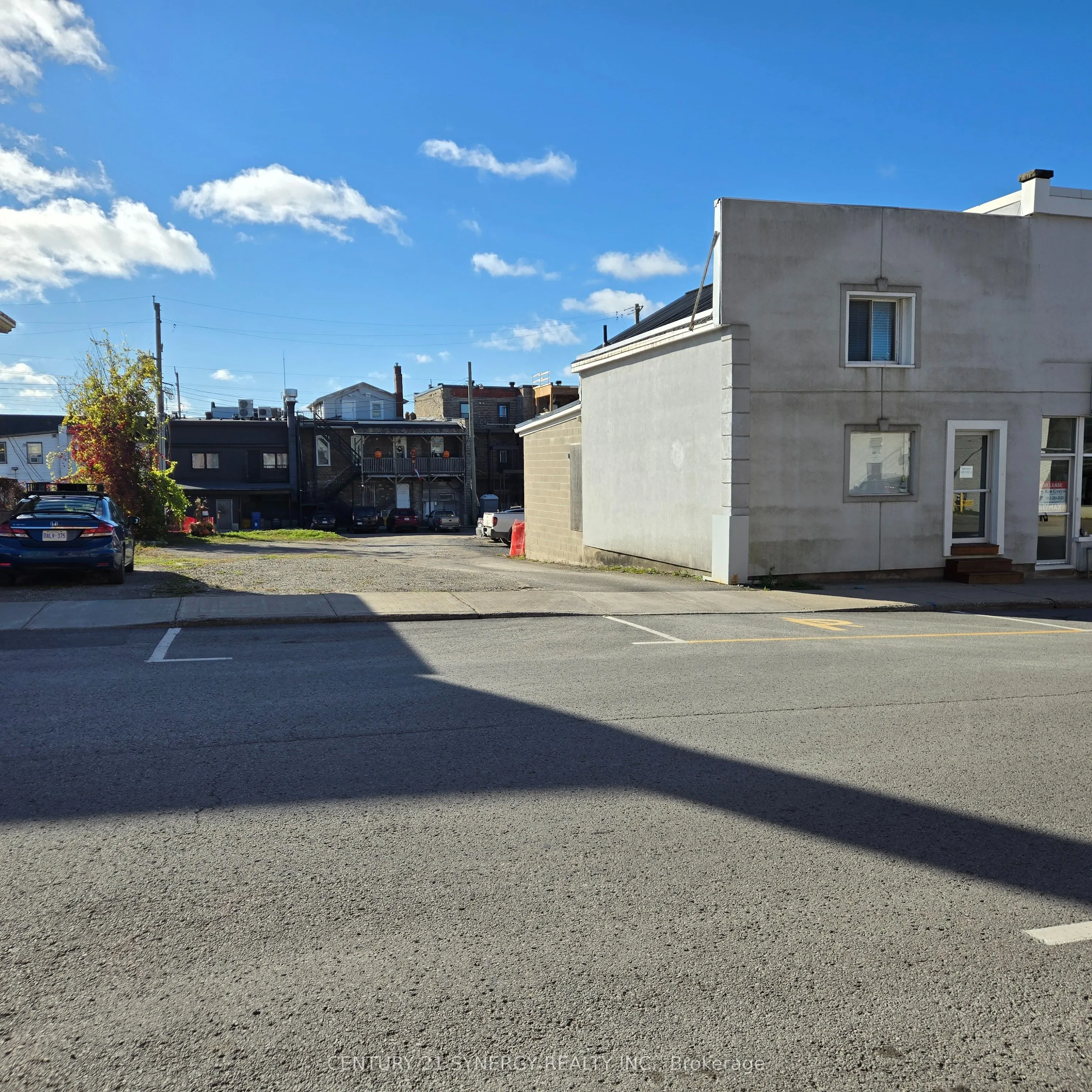 7 William Street E