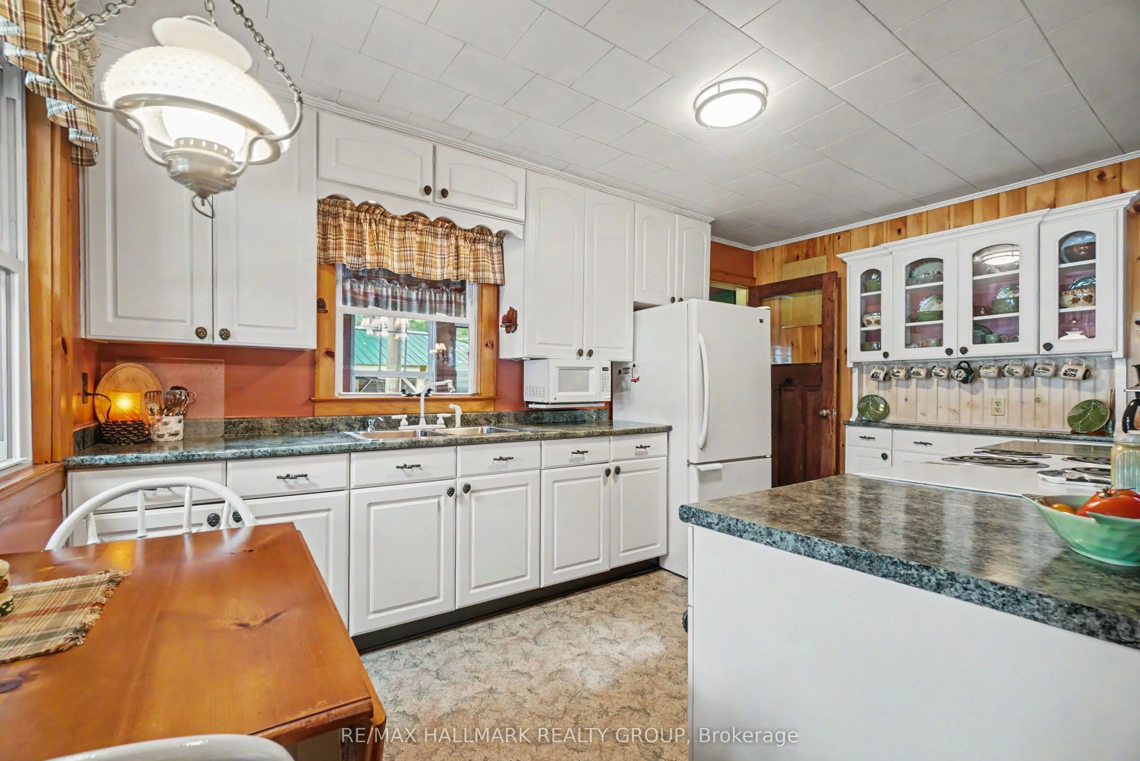 391 Long Lake Road