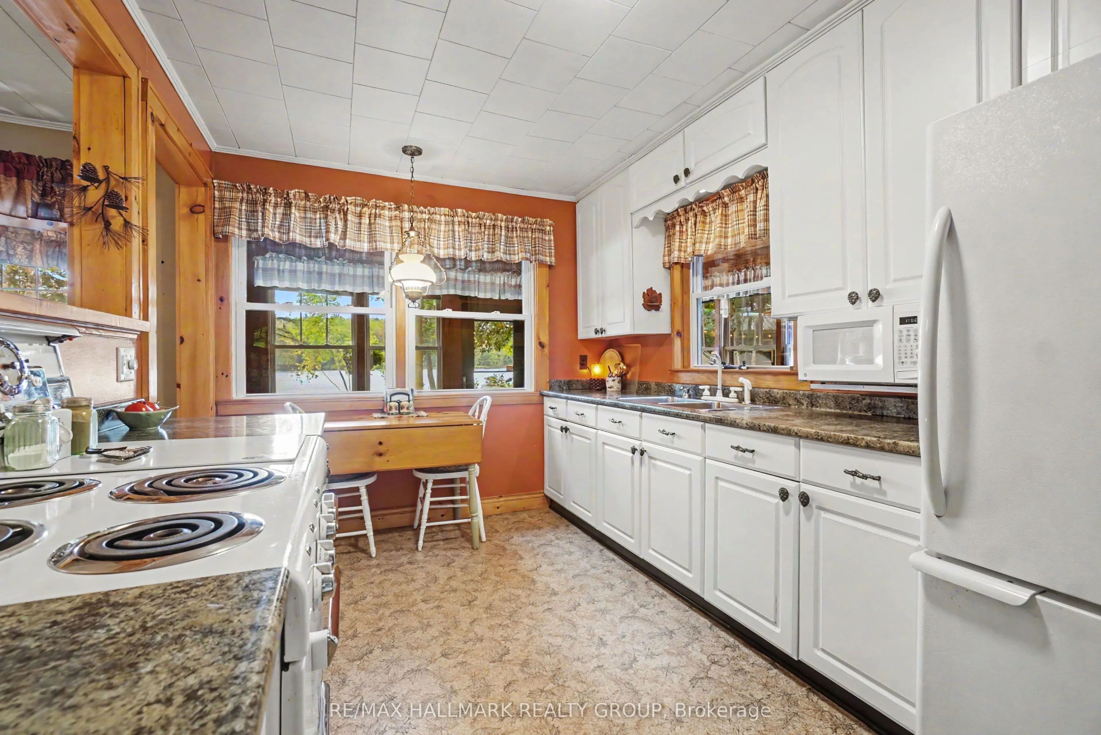 391 Long Lake Road