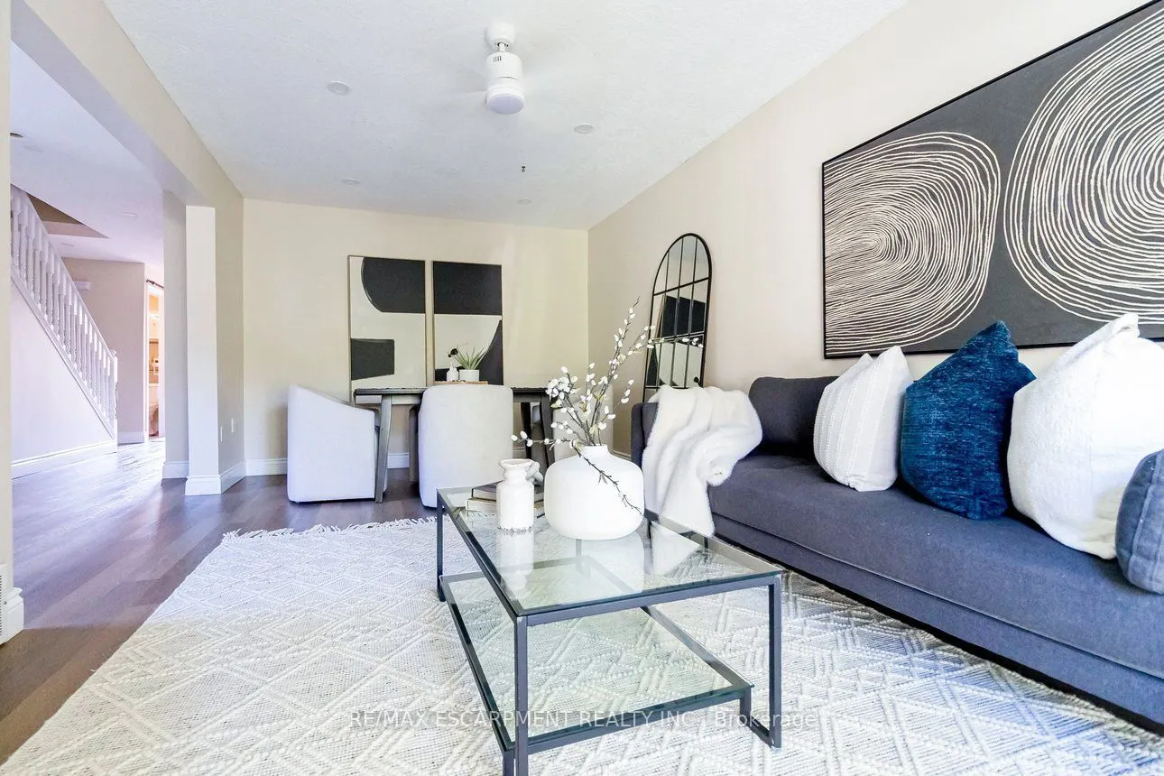 336 Jackson Street W