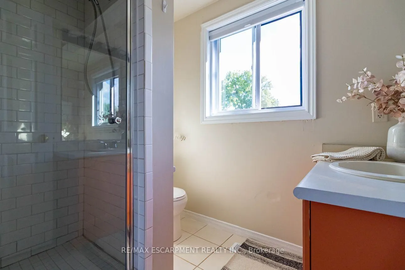 336 Jackson Street W