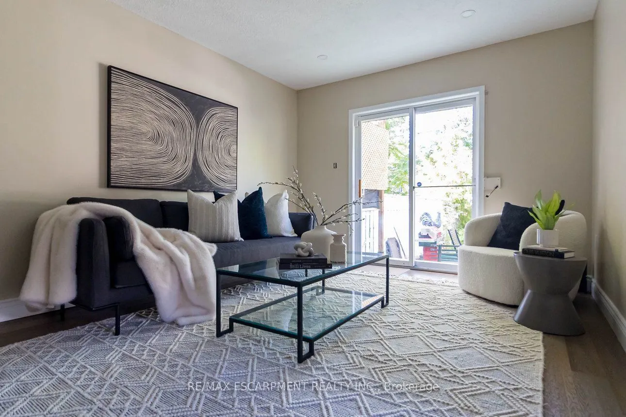 336 Jackson Street W