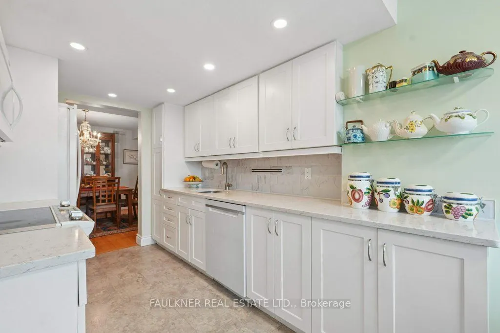 5 Frank Street #301