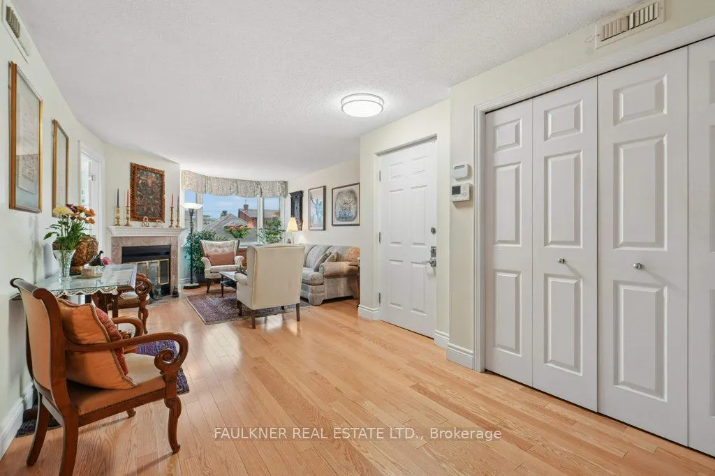 5 Frank Street #301
