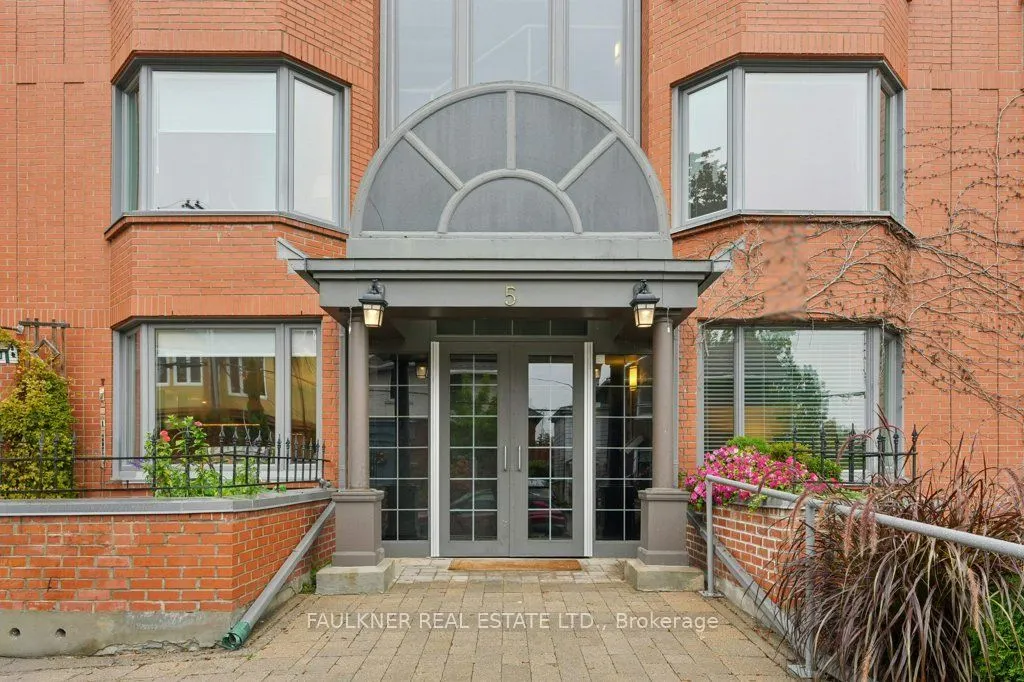 5 Frank Street #301