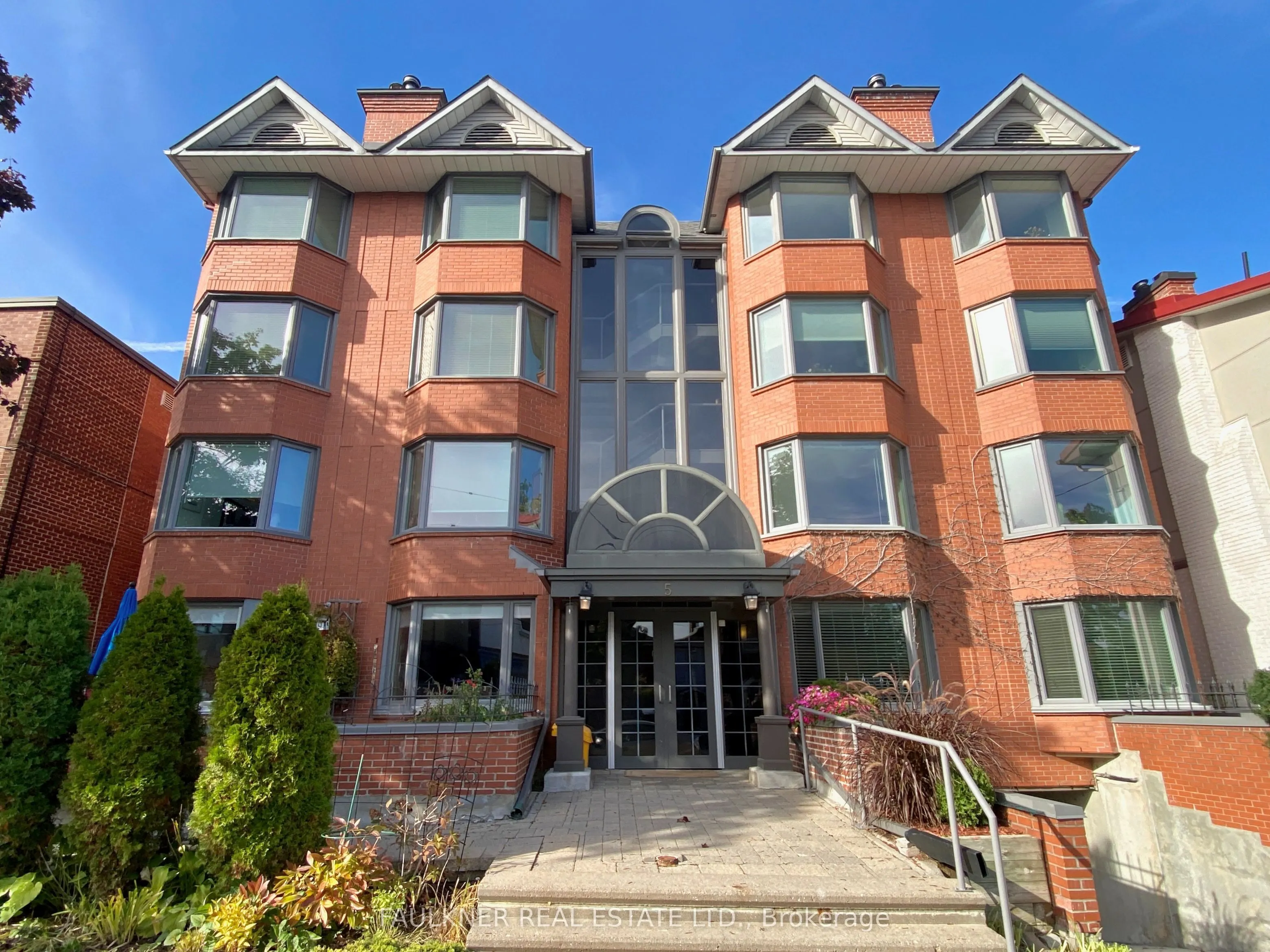 5 Frank Street #301