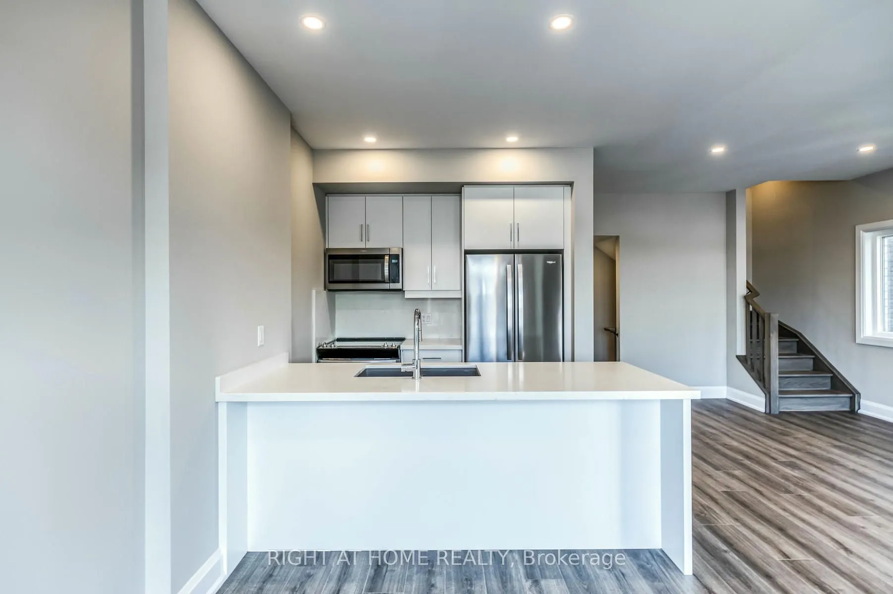 292 Vine Street #20